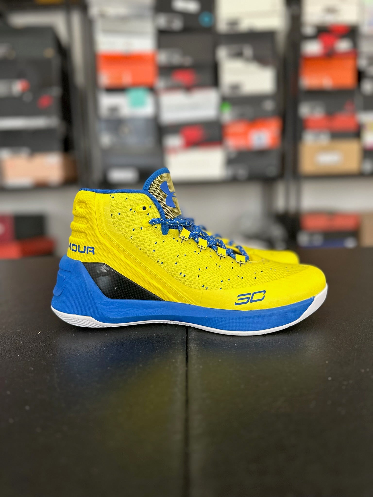 Size 9.5 - Curry 3 Yellow/Blue