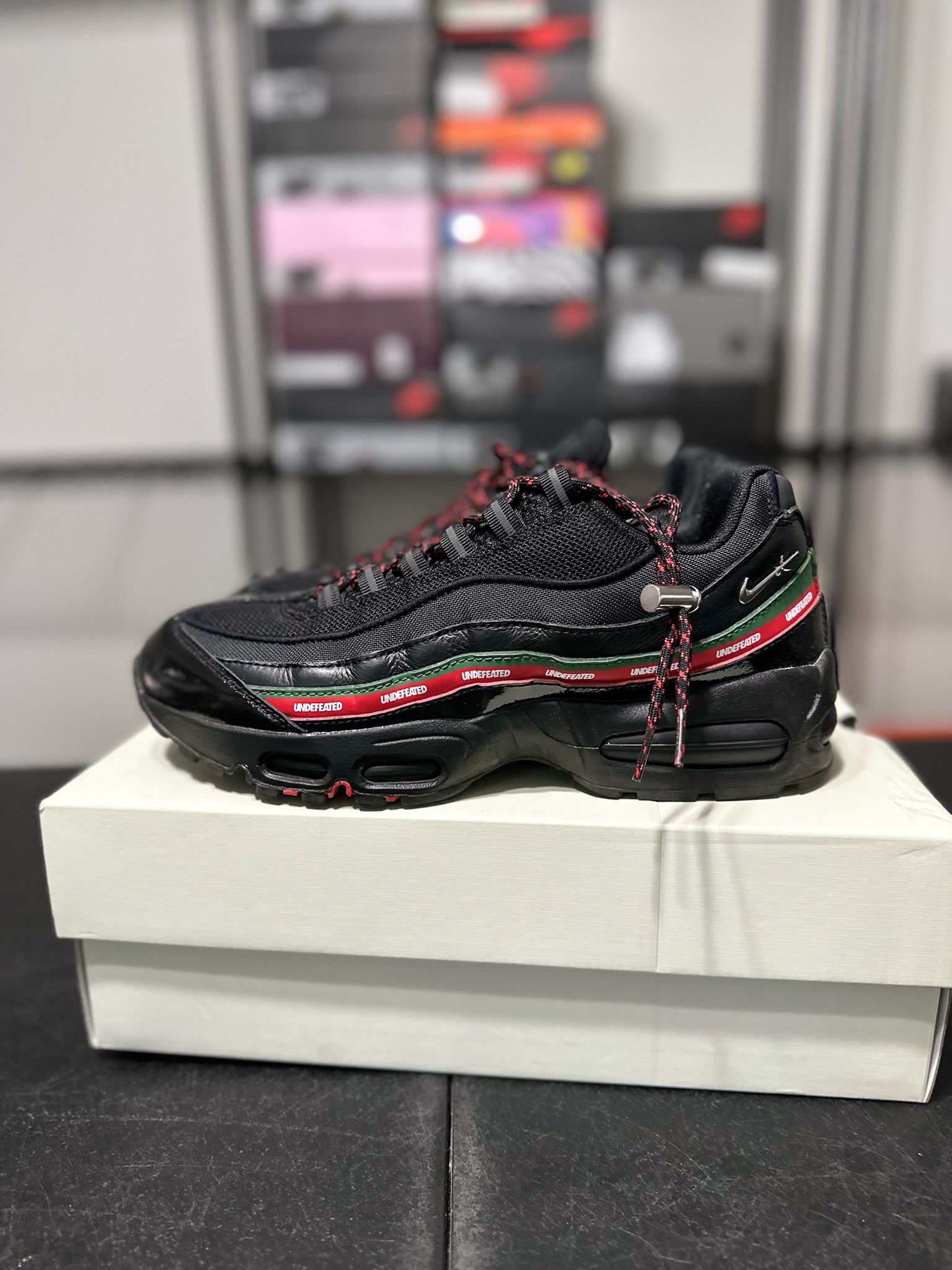 Size 9.5 - AM 95 SP Undefeated Black