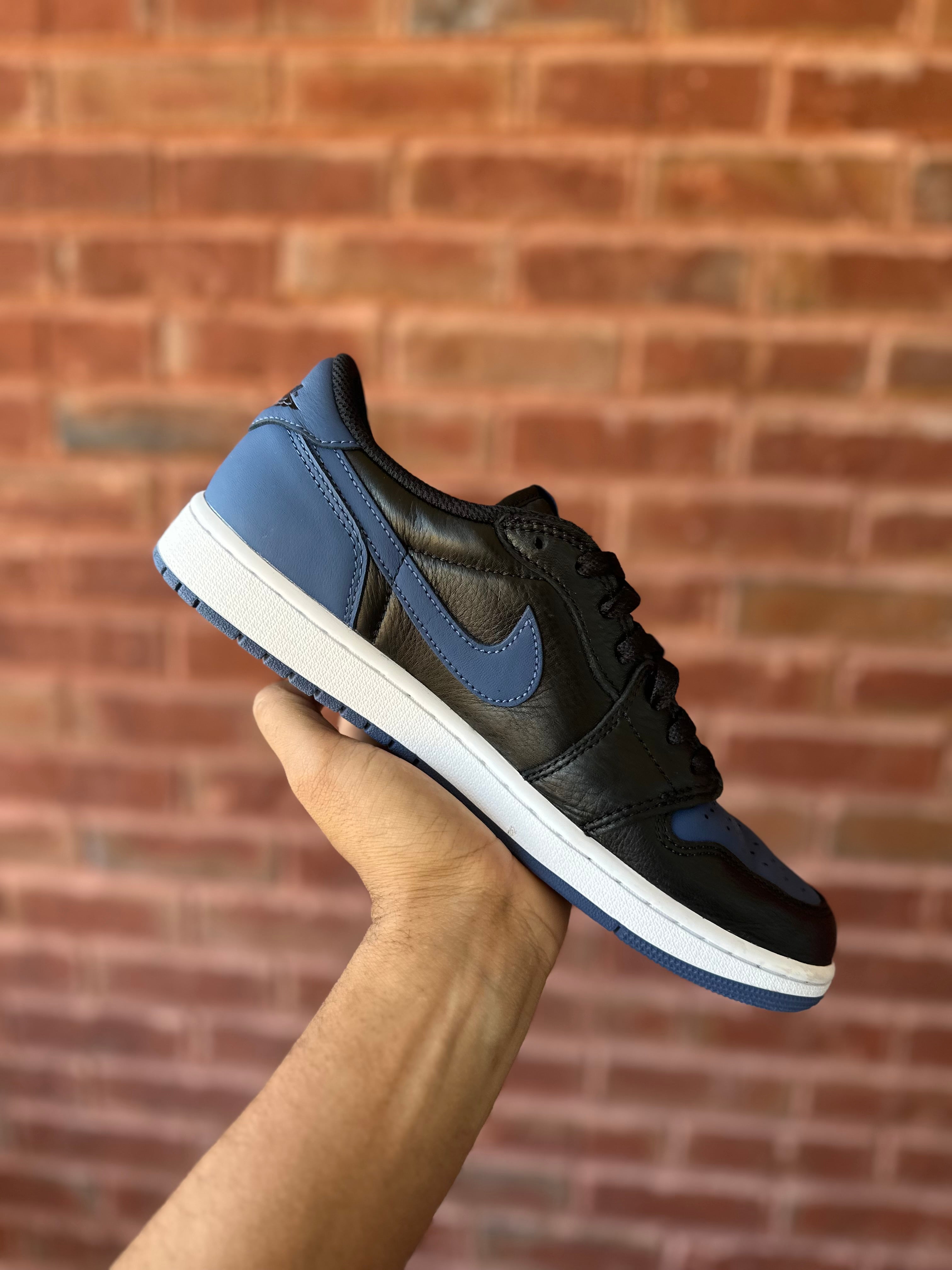 Size 9.5 - Jordan 1 low mystic navy