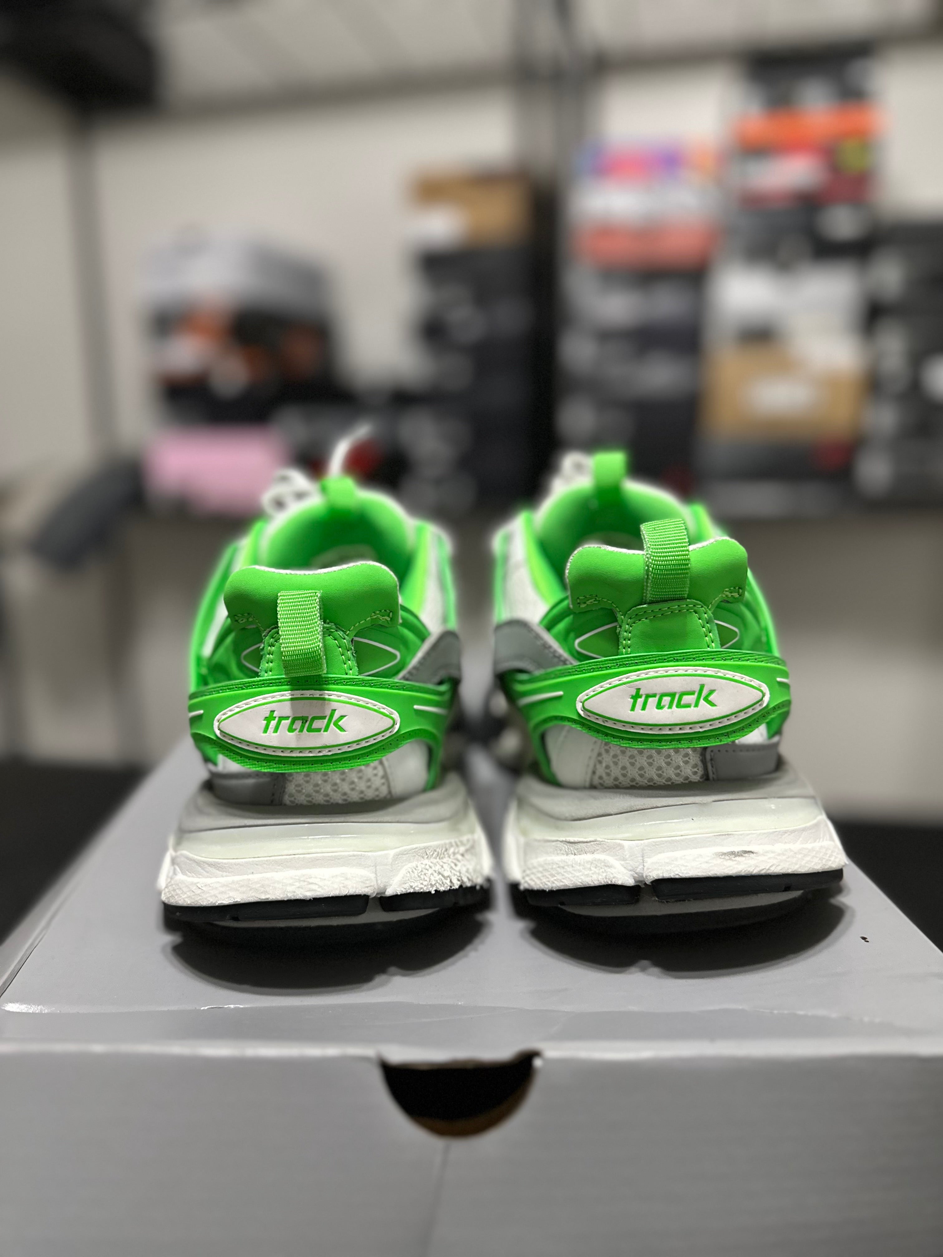 Size 7 - (40) Balenciaga track white/green