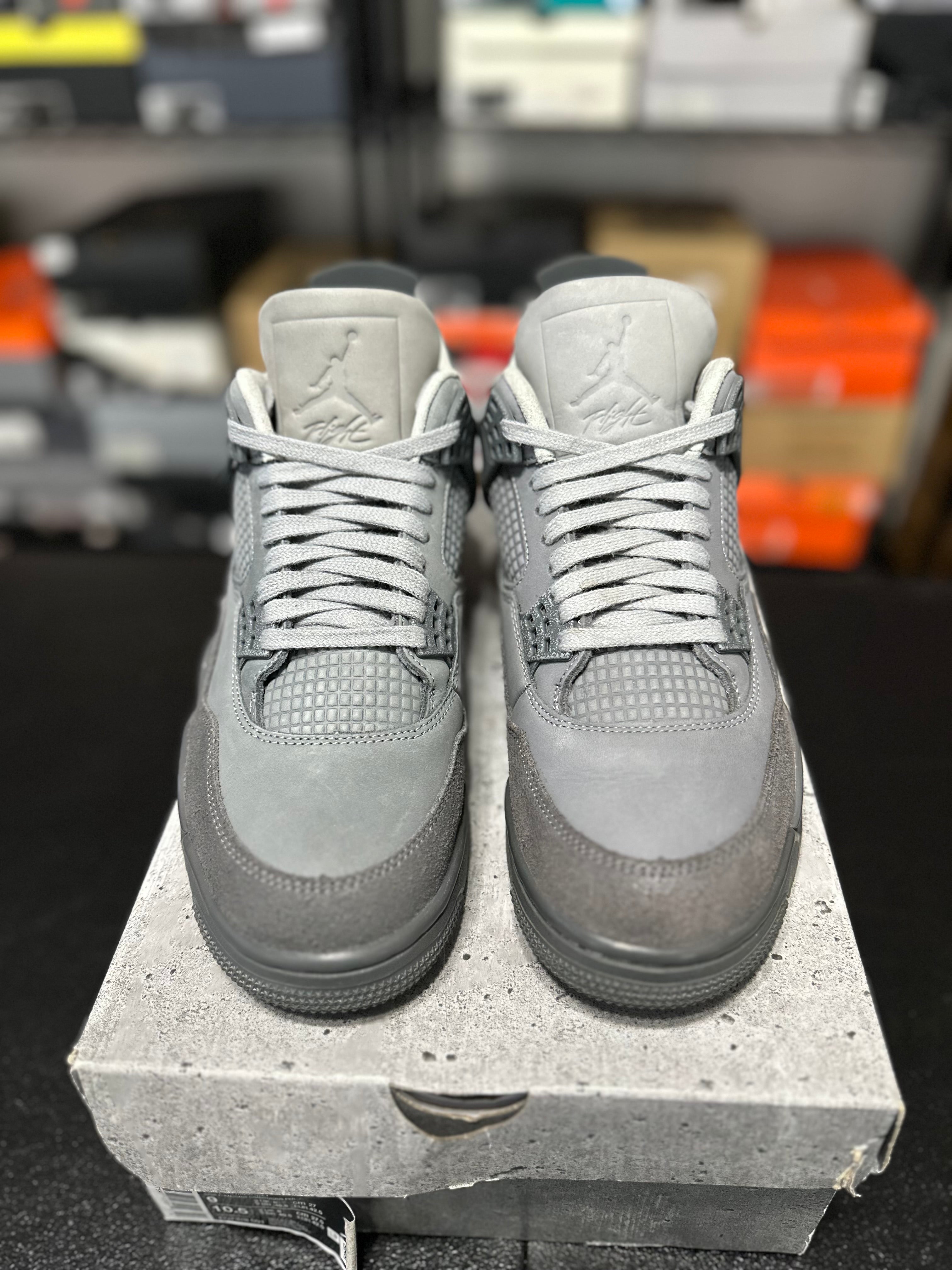Size 9 - J4 wet cement
