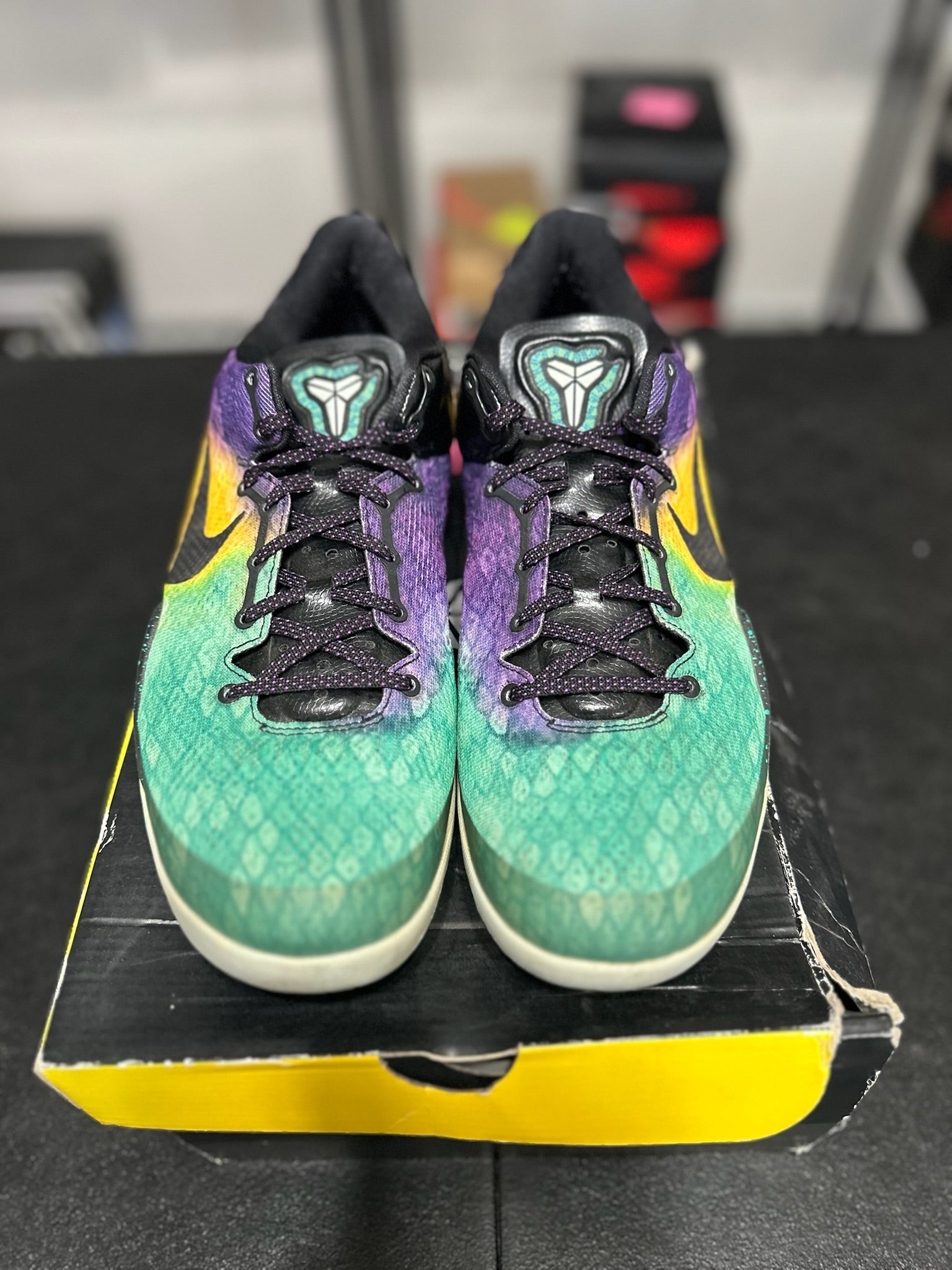 Size 13 - Kobe 8 Easter