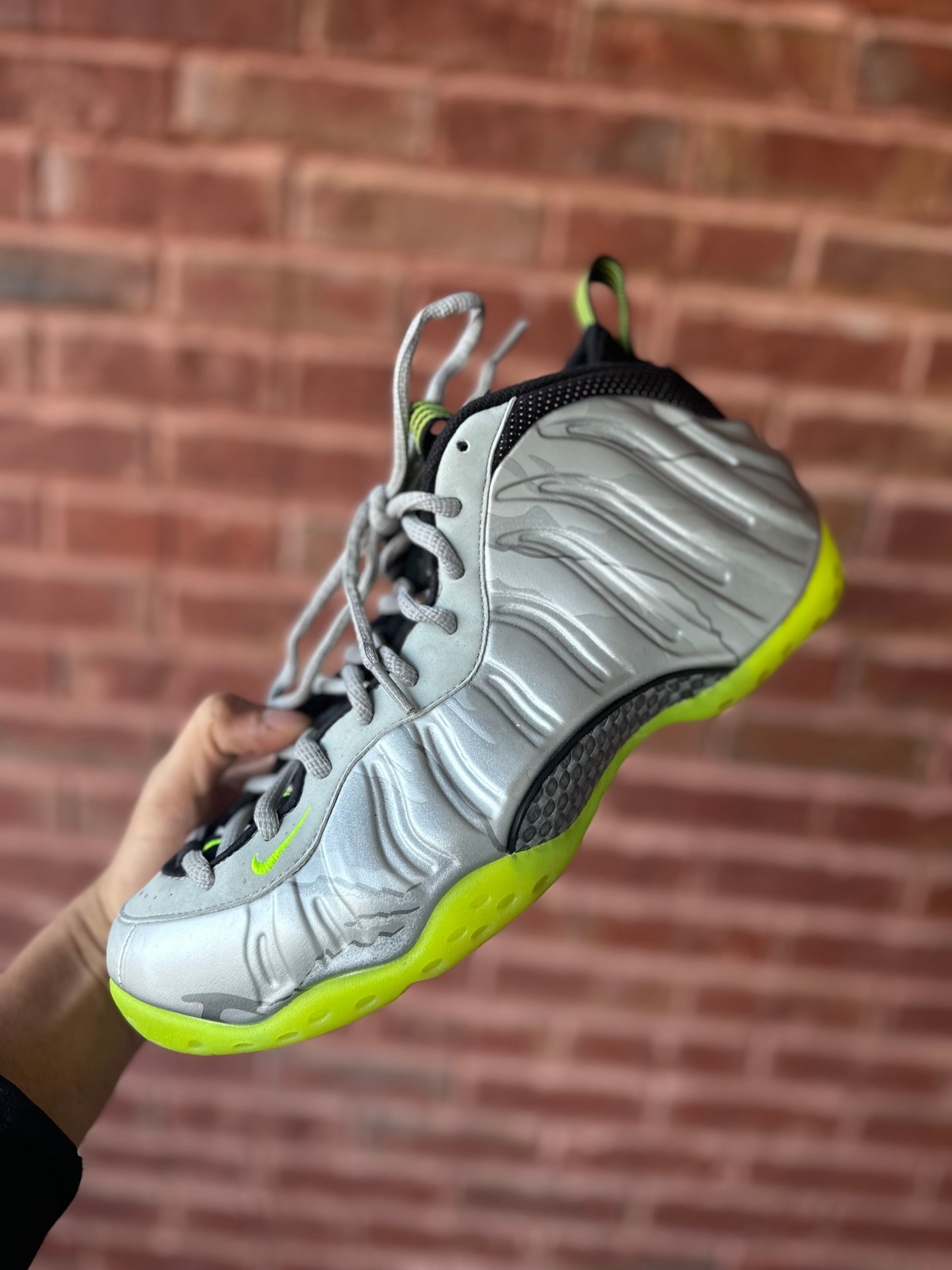 Size 11 - Air foamposite one metallic camo