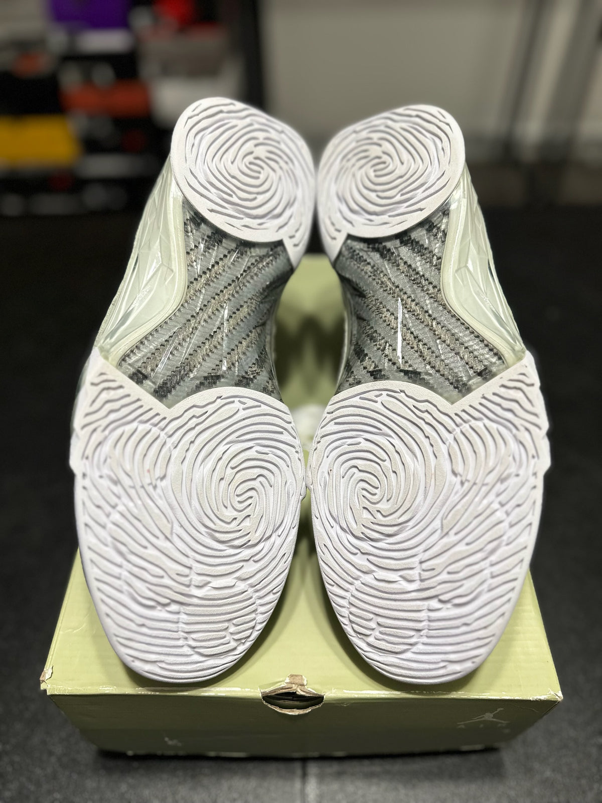 Size 11 - j23 cny year of the rabbit