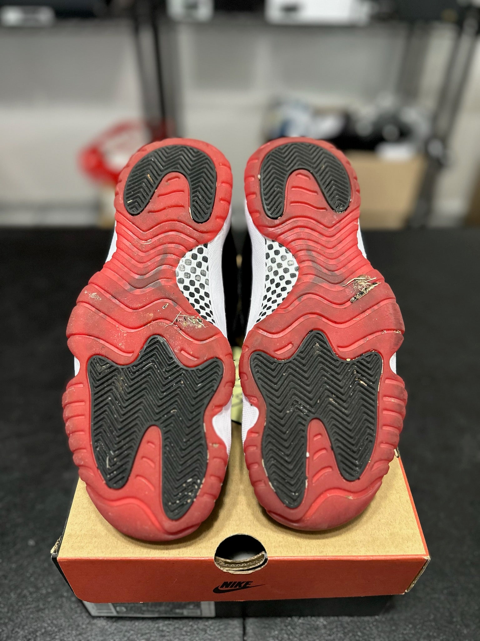 Size 8 - J11 Playoffs Bred