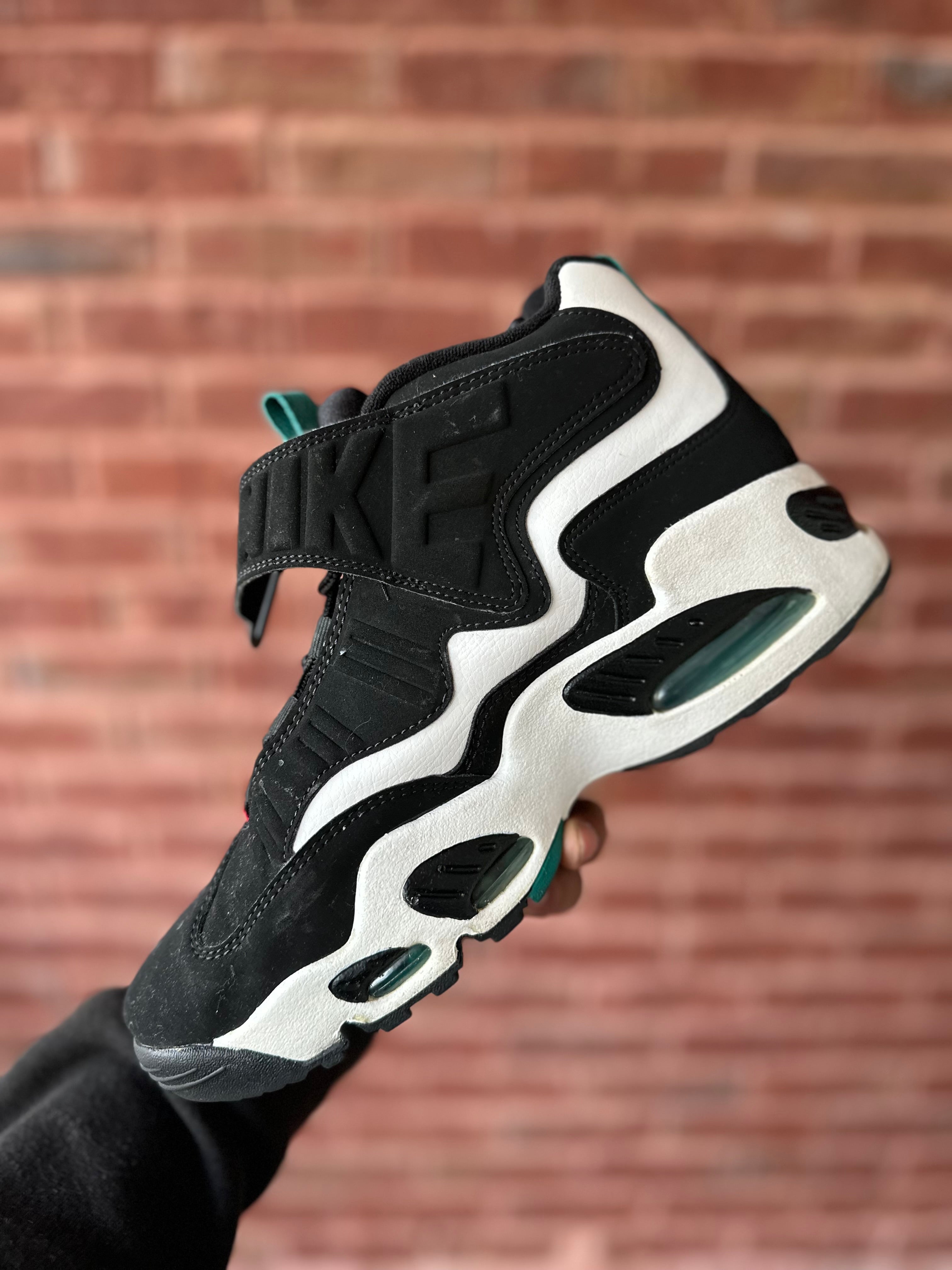 Size 7.5 - air Griffey max