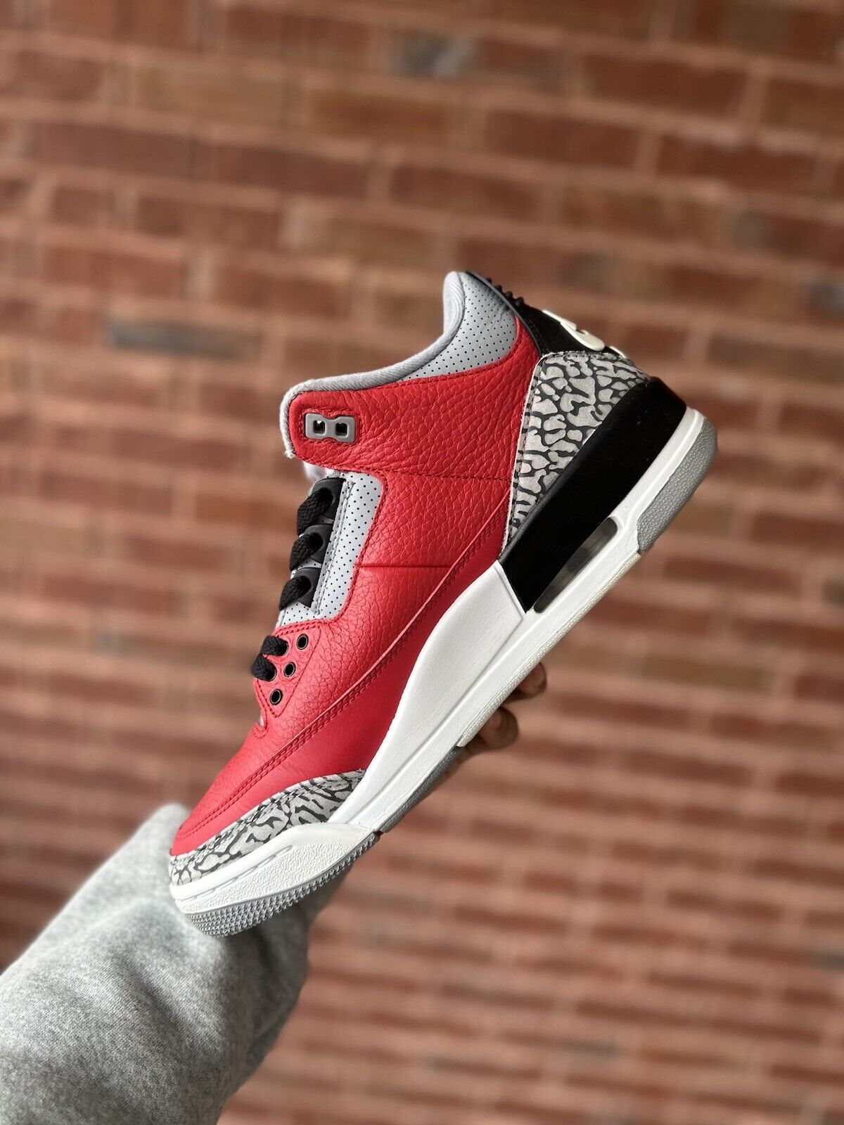 Size 9 - Jordan 3 Retro SE Mid Unite