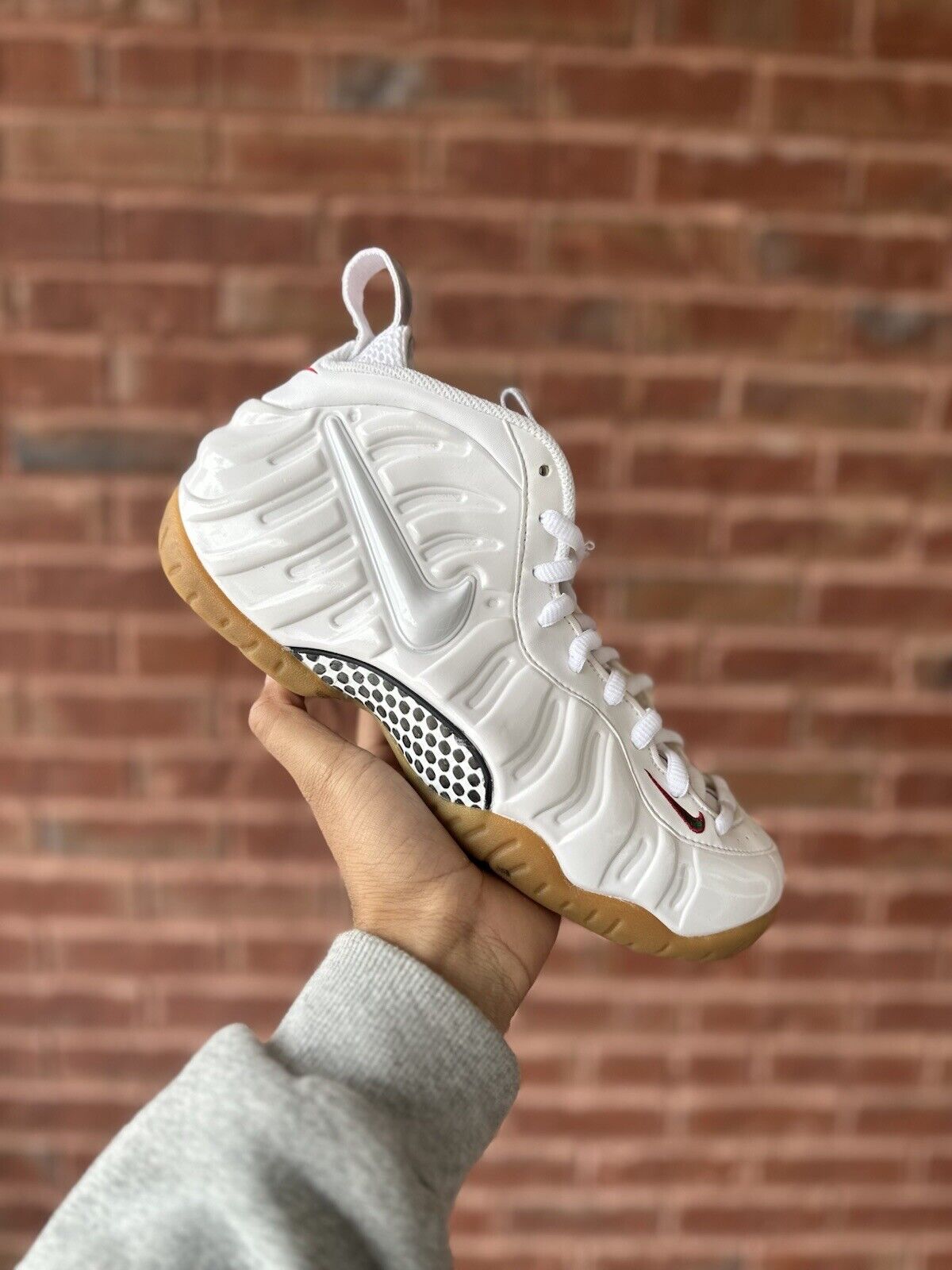 Size 9 - Nike Foamposite Pro Gucci - White