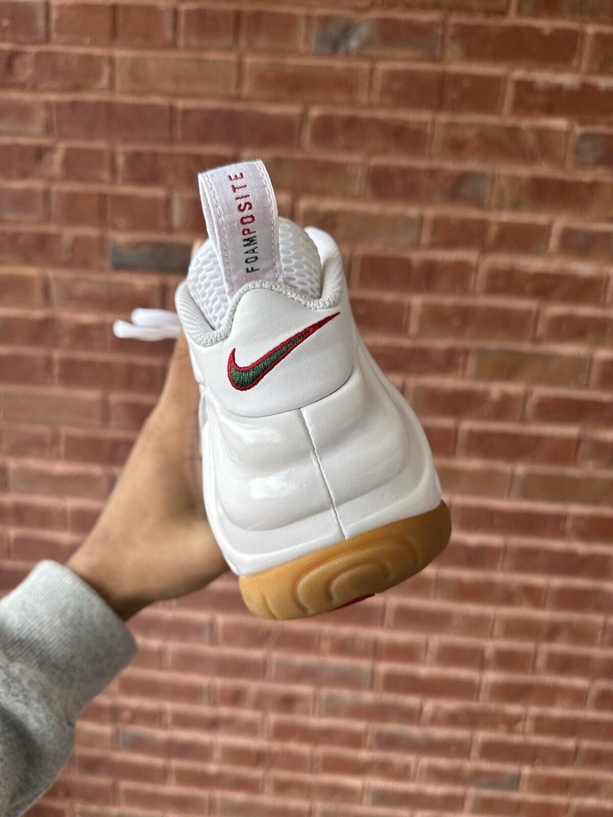 Size 9 - Nike Foamposite Pro Gucci - White