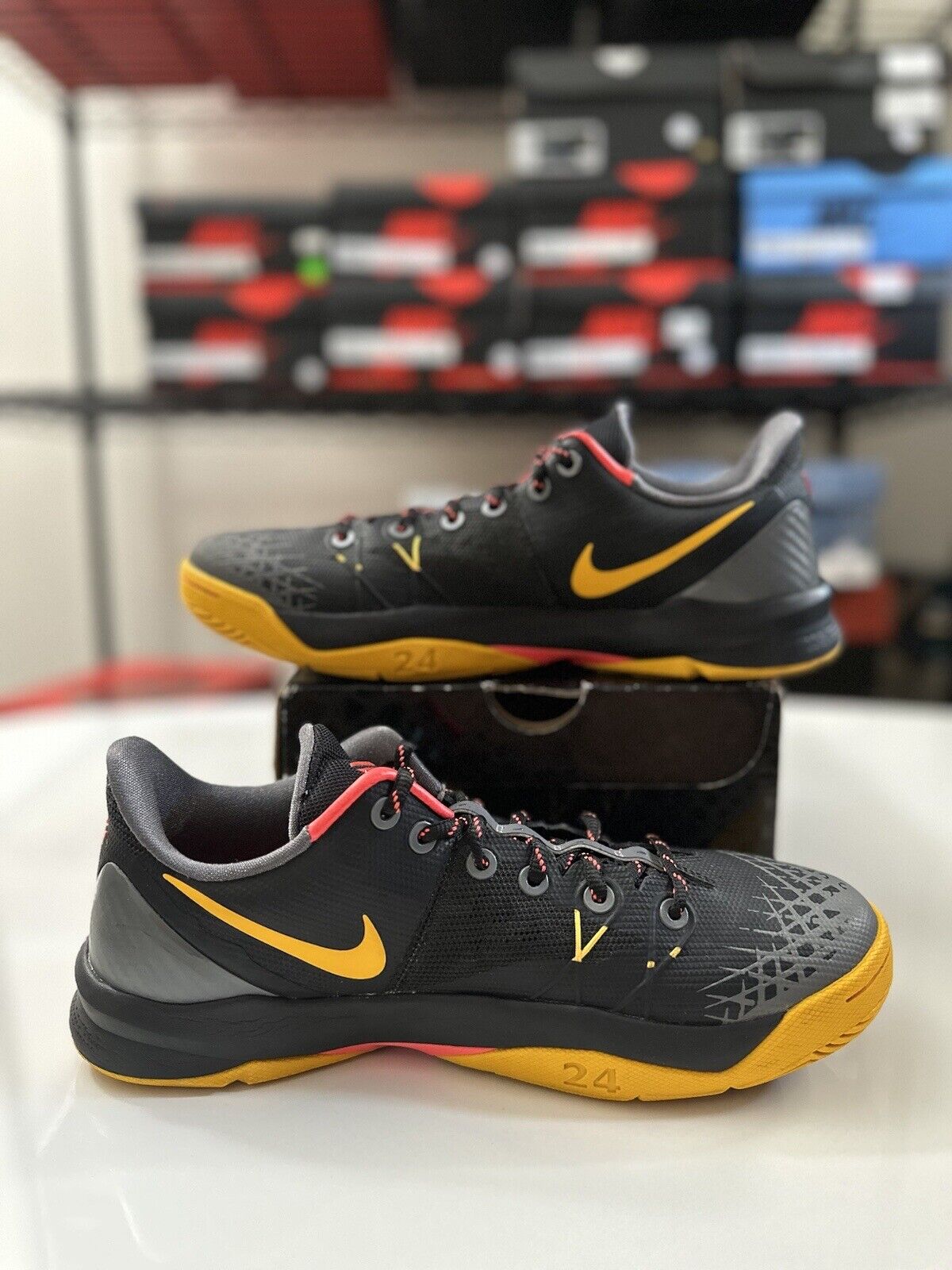 Size 8.5 - Nike Zoom Kobe Venomenon 4 Black