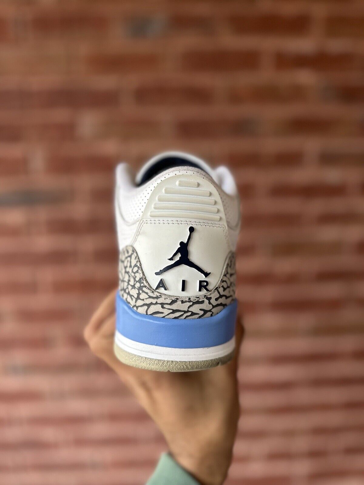 Size 8 - Jordan 3 Retro Mid UNC