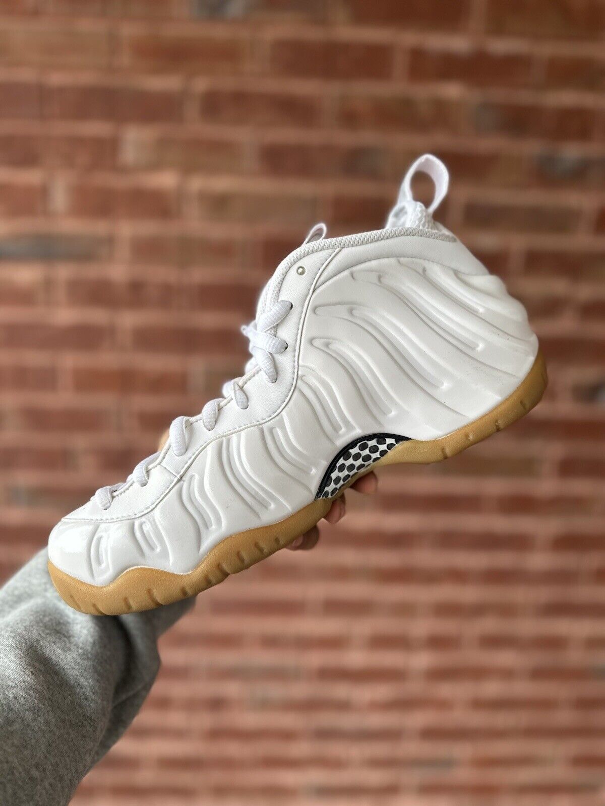 Size 9 - Nike Foamposite Pro Gucci - White