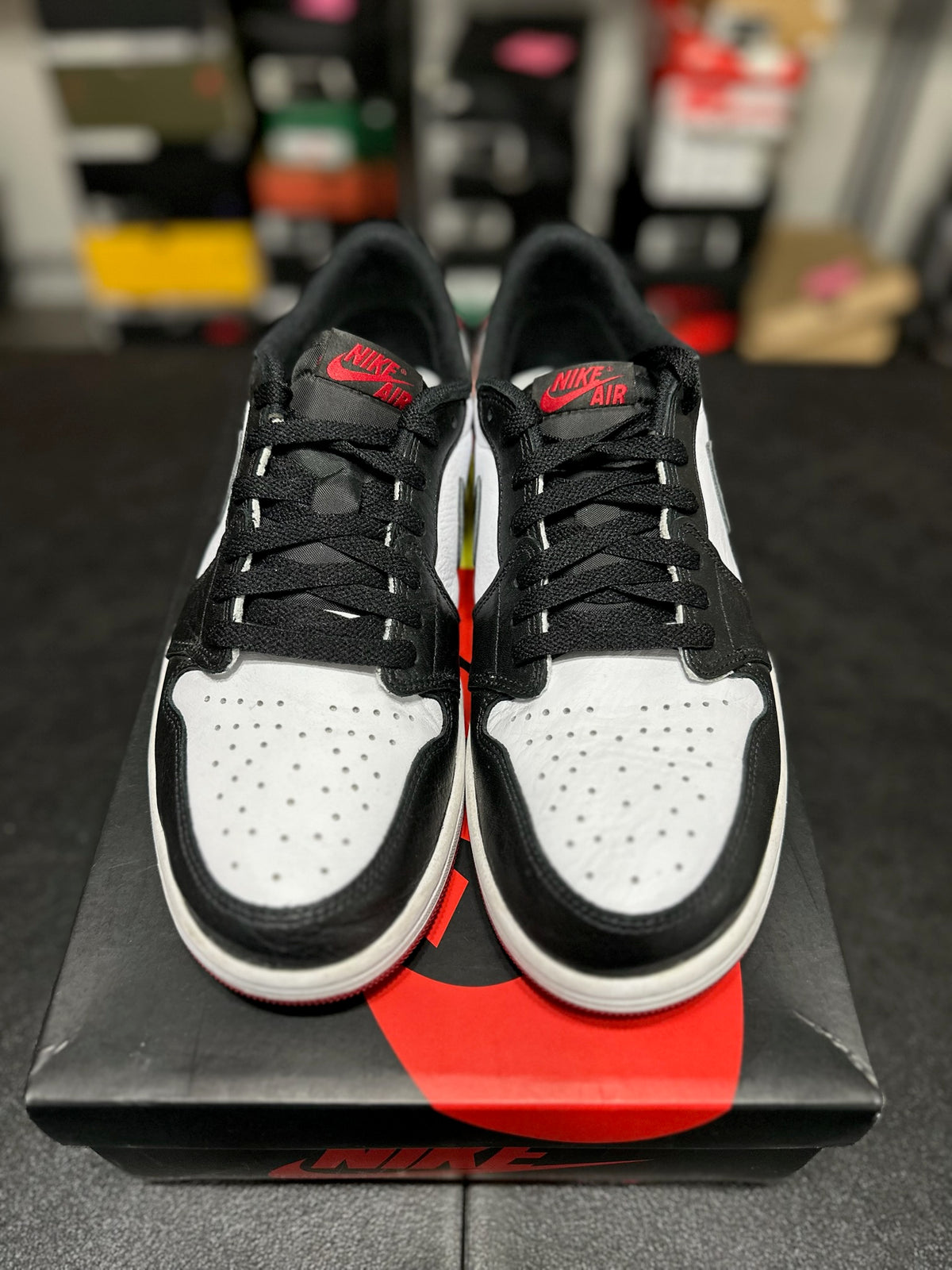 Size 10.5 - J1 Low Black Toe