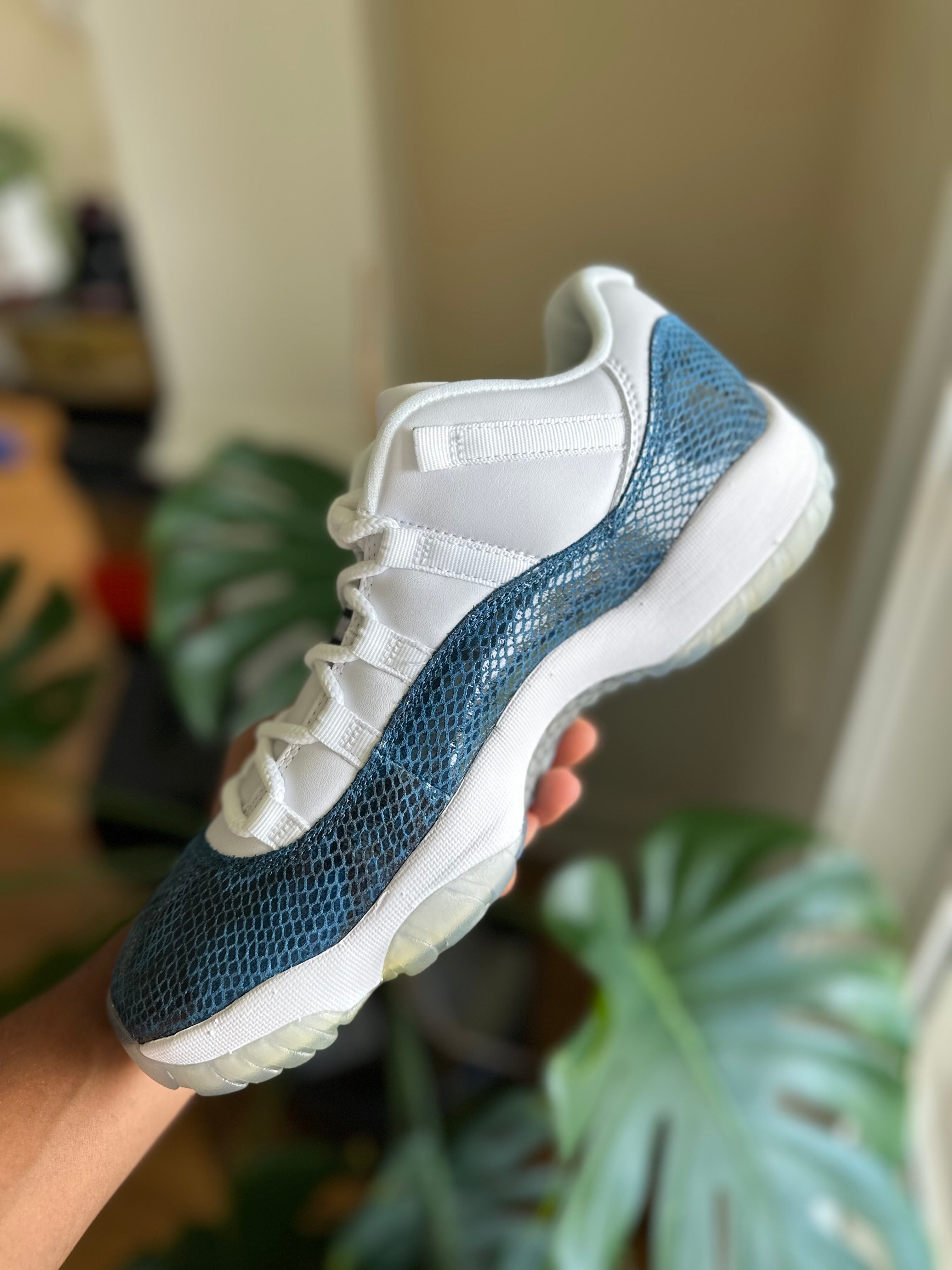 Size 10.5 - J11 low navy snakeskin DS