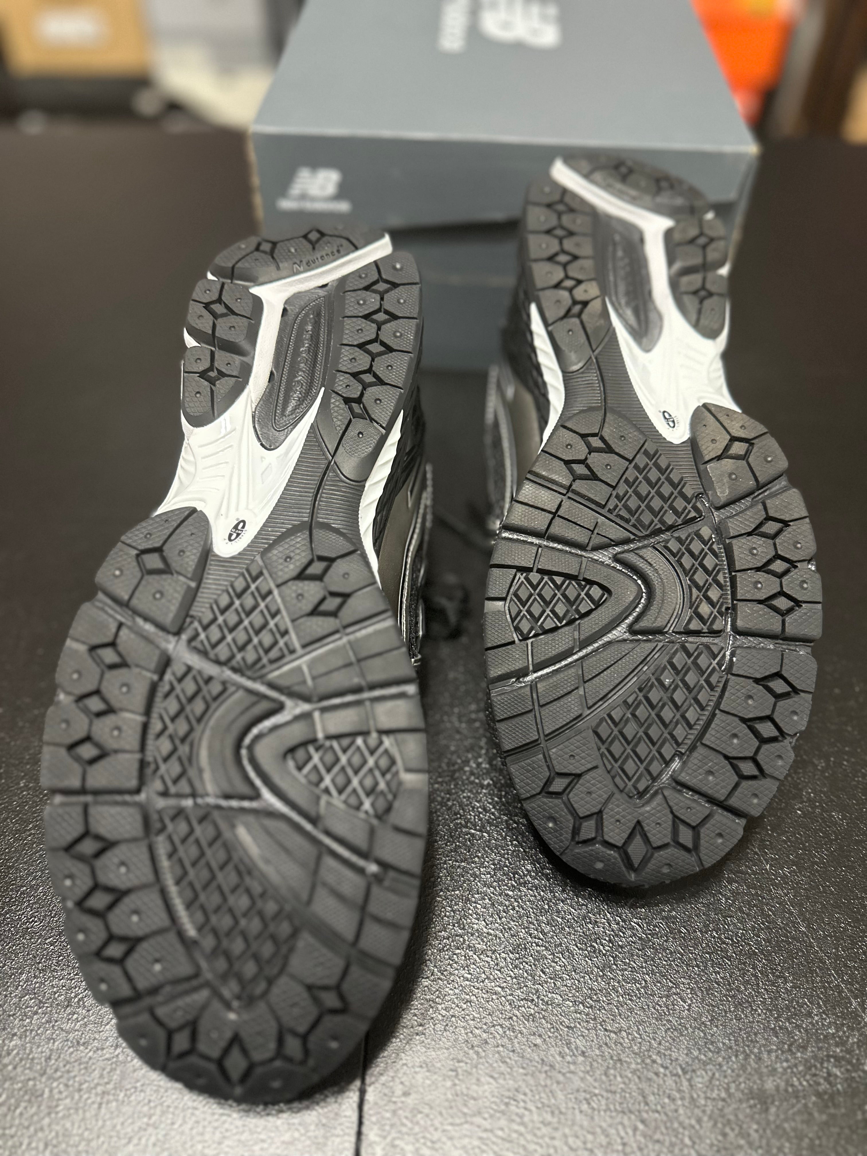 Size 12 - NB 1906r black grey white