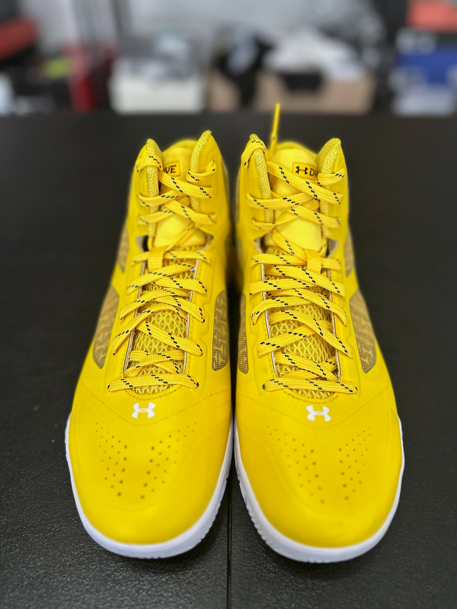 Size 9.5 - UA ClutchFit Yellow/White