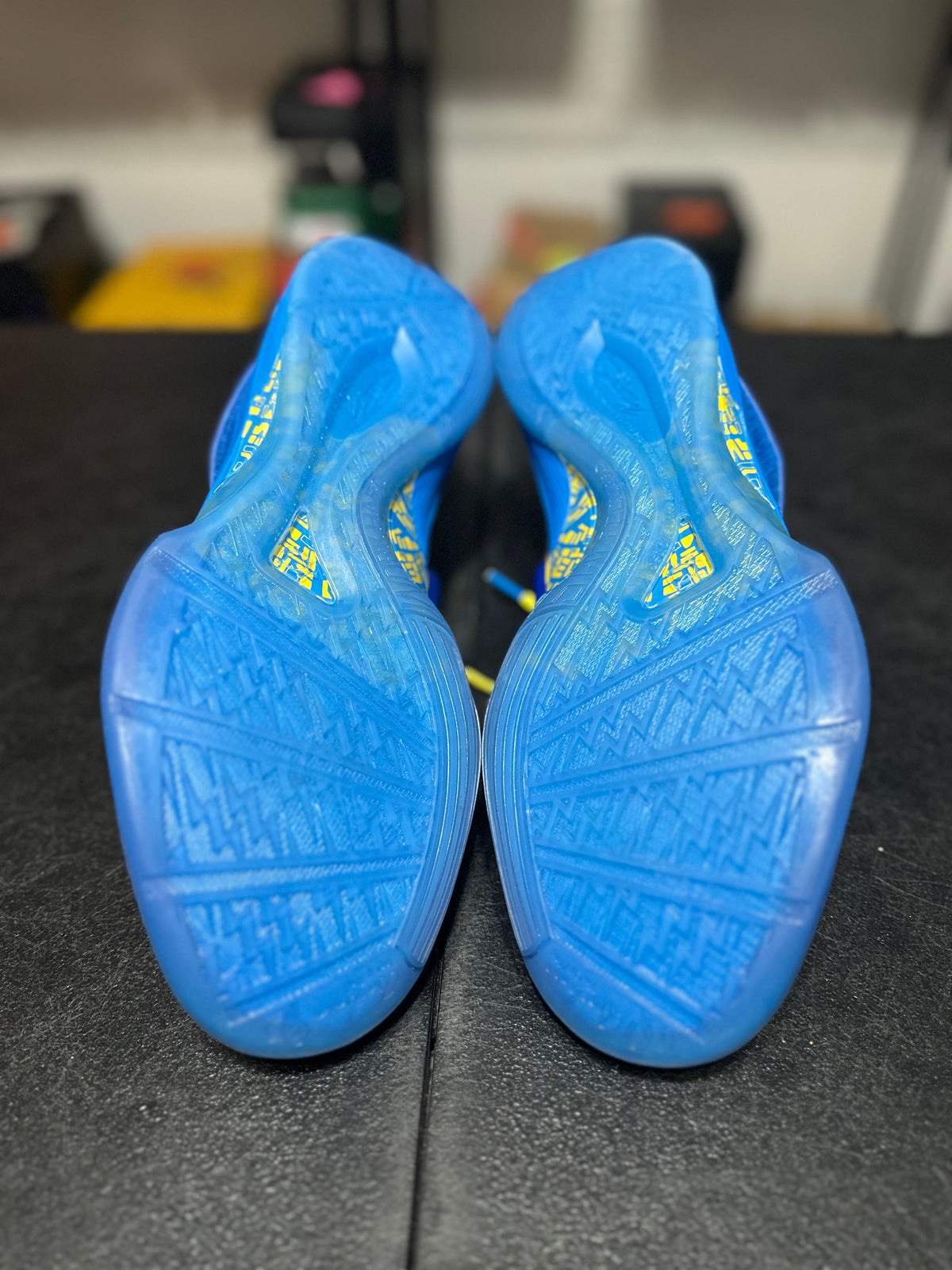 Size 11.5 - KD 4 scoring title