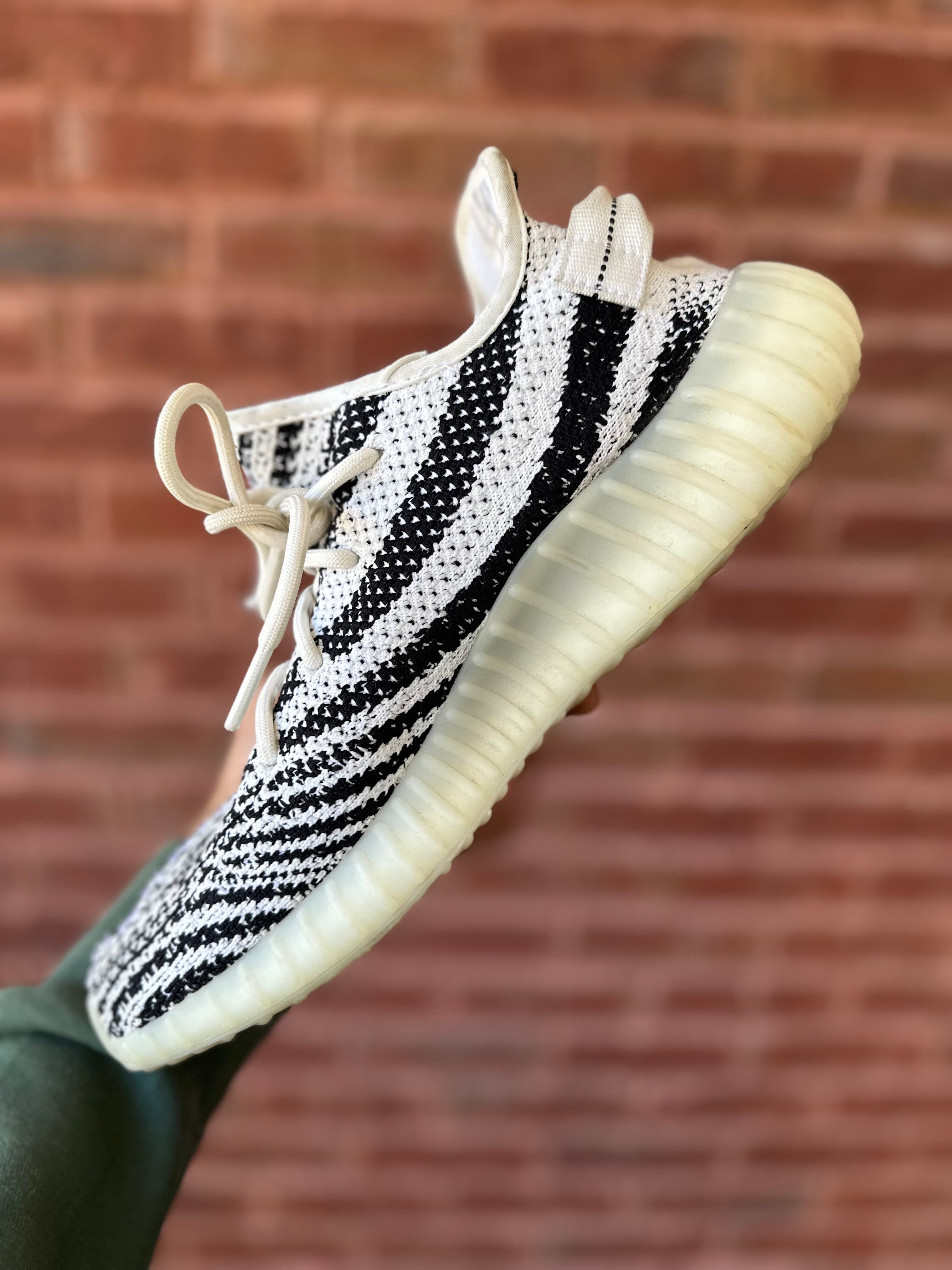 Size 10 - YZY 350 zebra