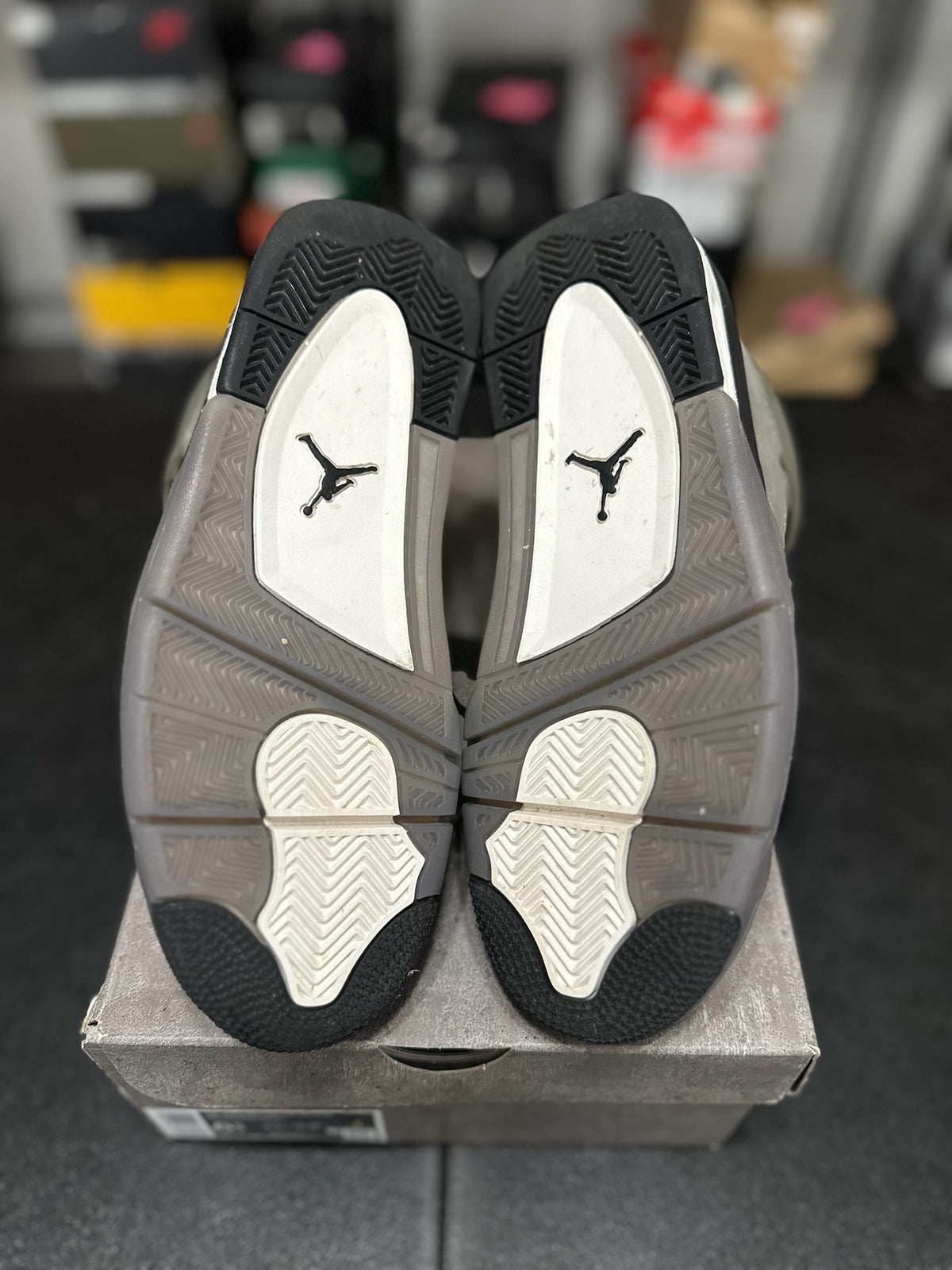 Size 6.5Y - J4 Cave Stone