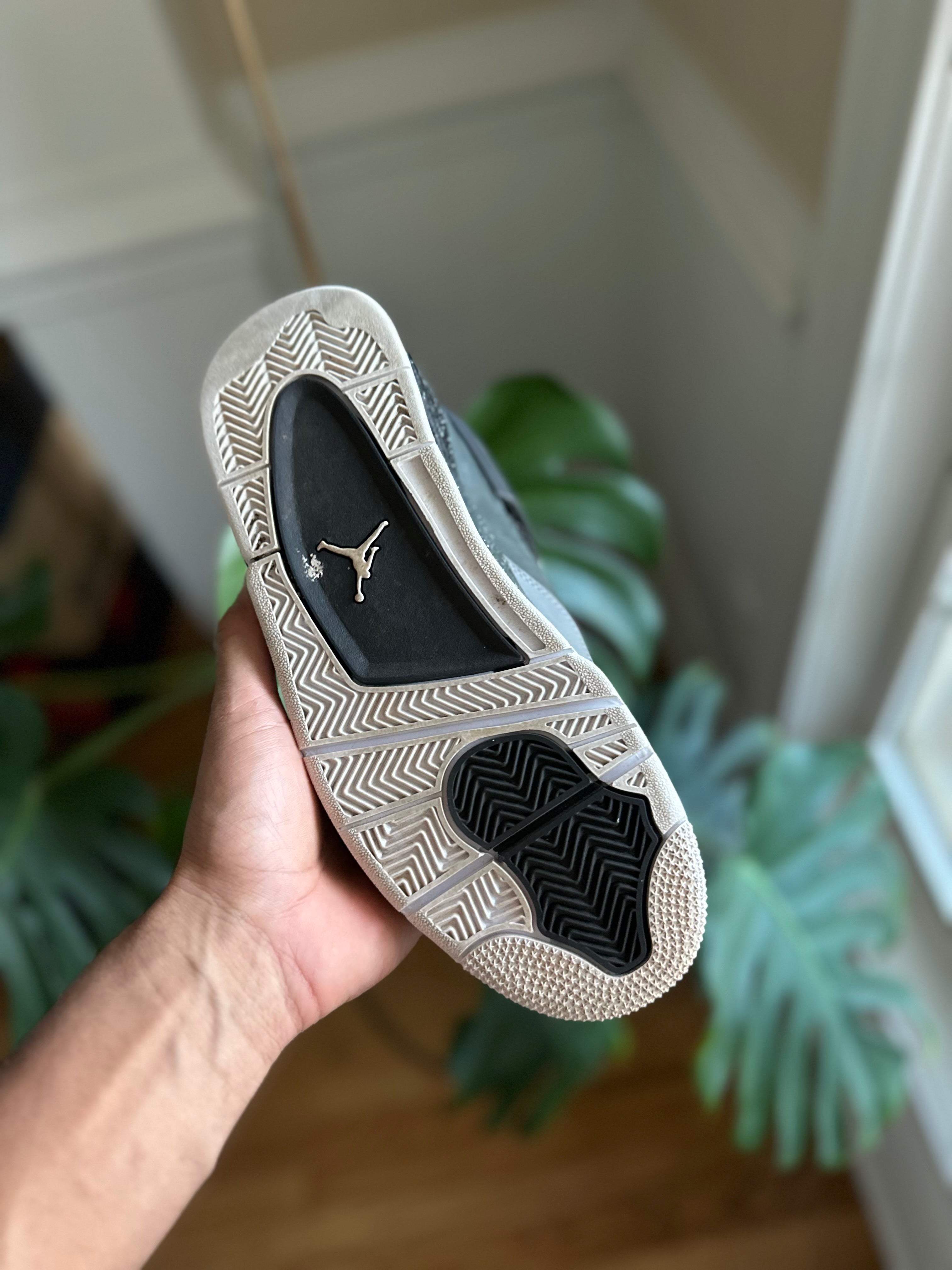 Size 8 - J4 fear