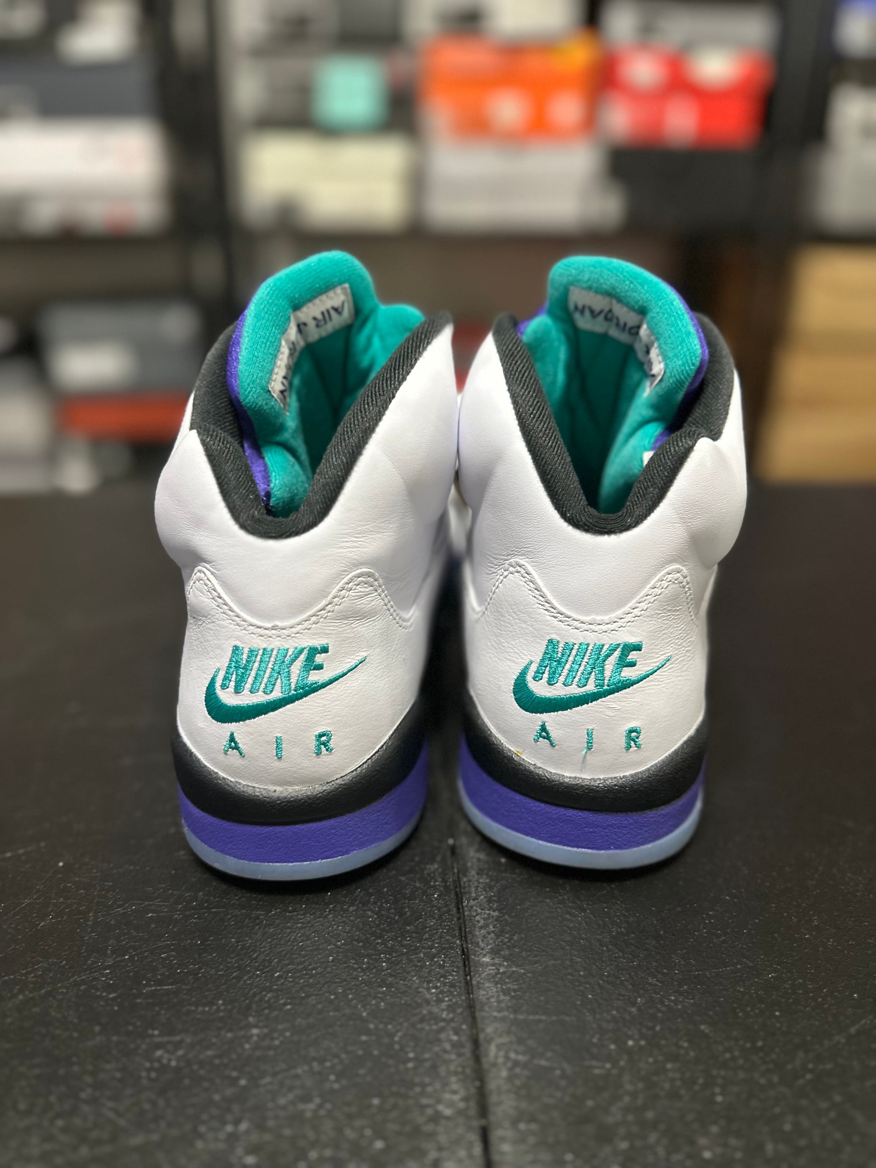 Size 12 - J5 white grape