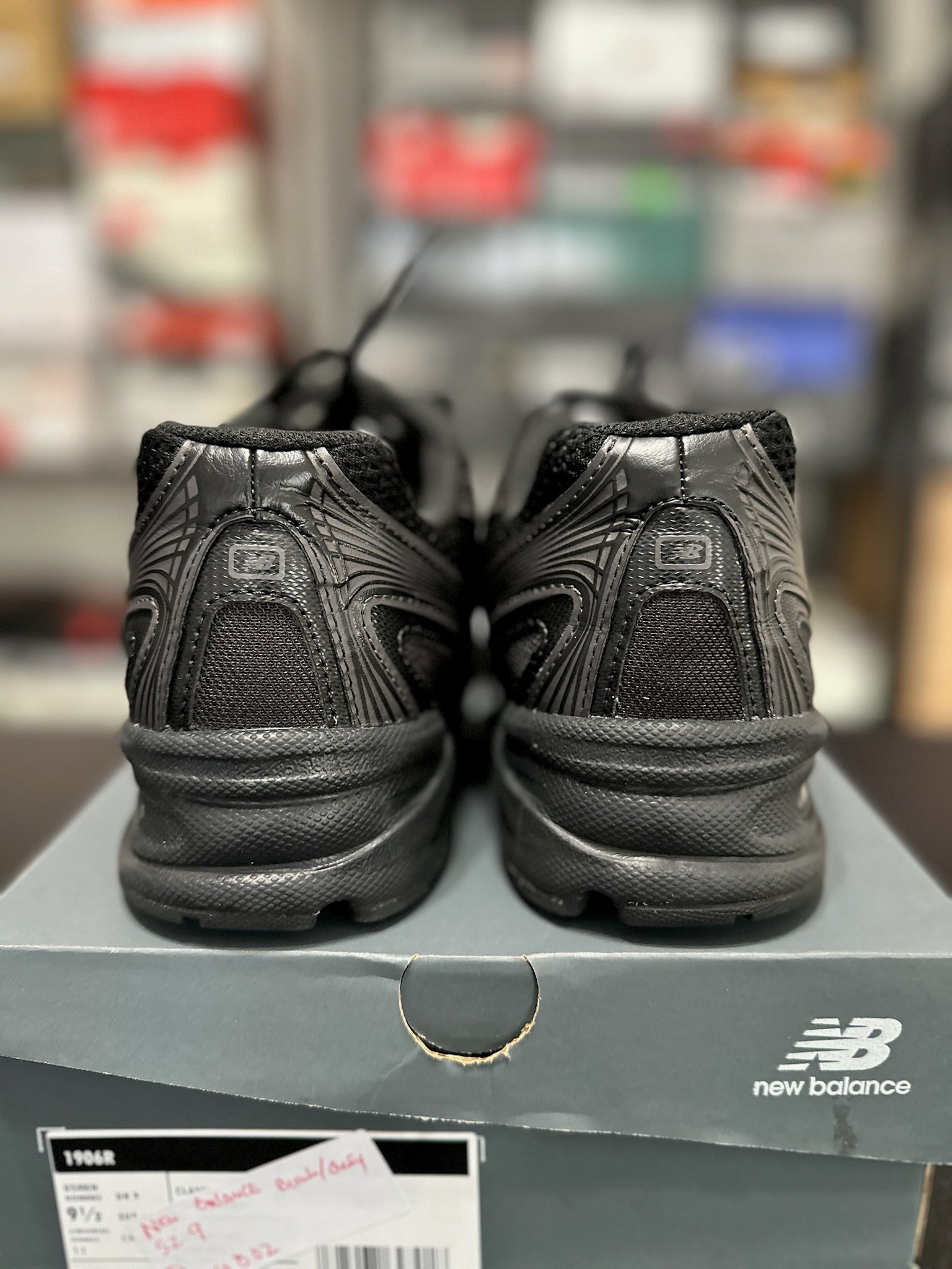 Size 9 - NB 740v2 Black Grey Sliver