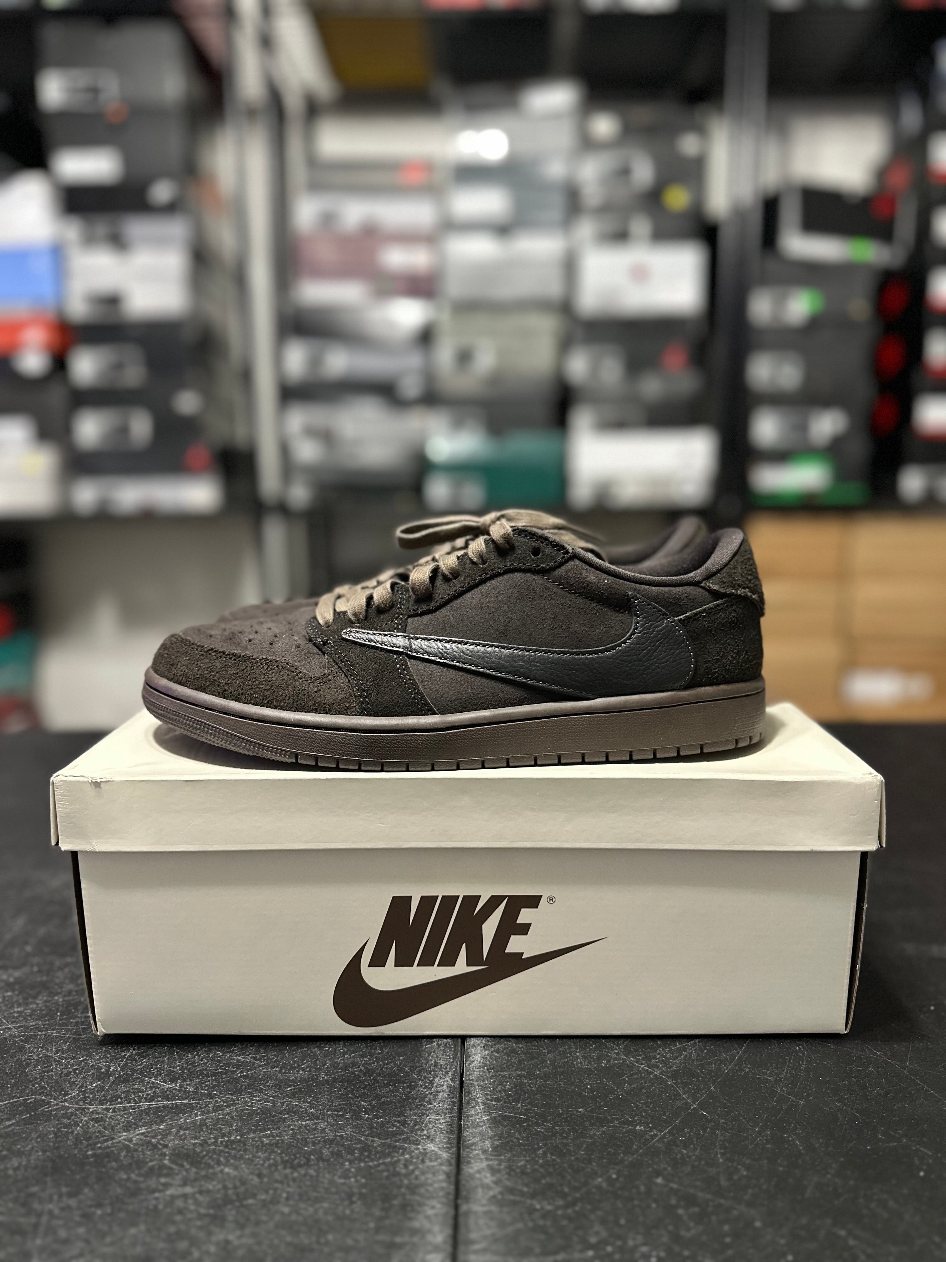 Size 10.5 - J1 low Travis velvet