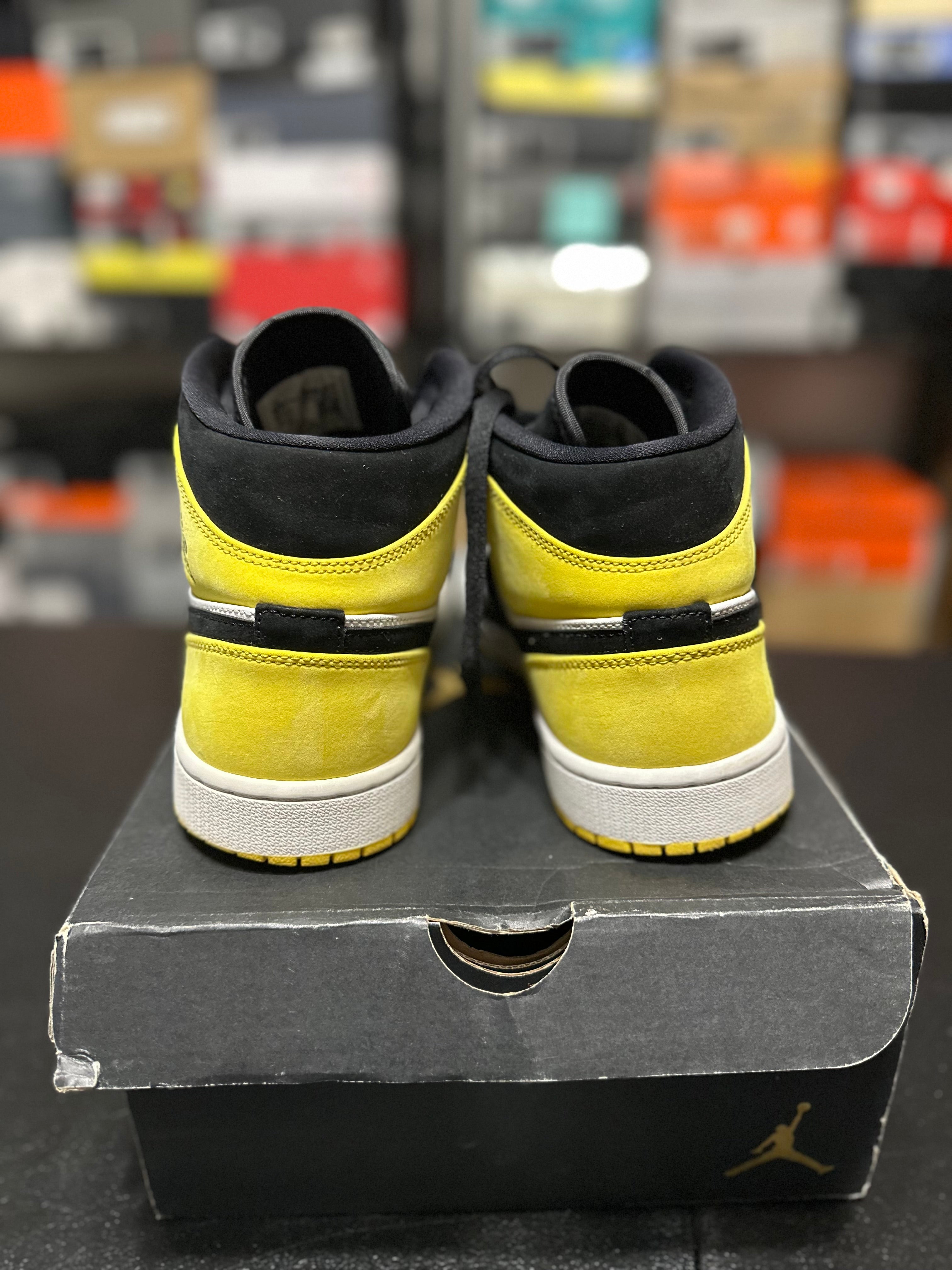 Size 10.5 - J1 mid black yellow white