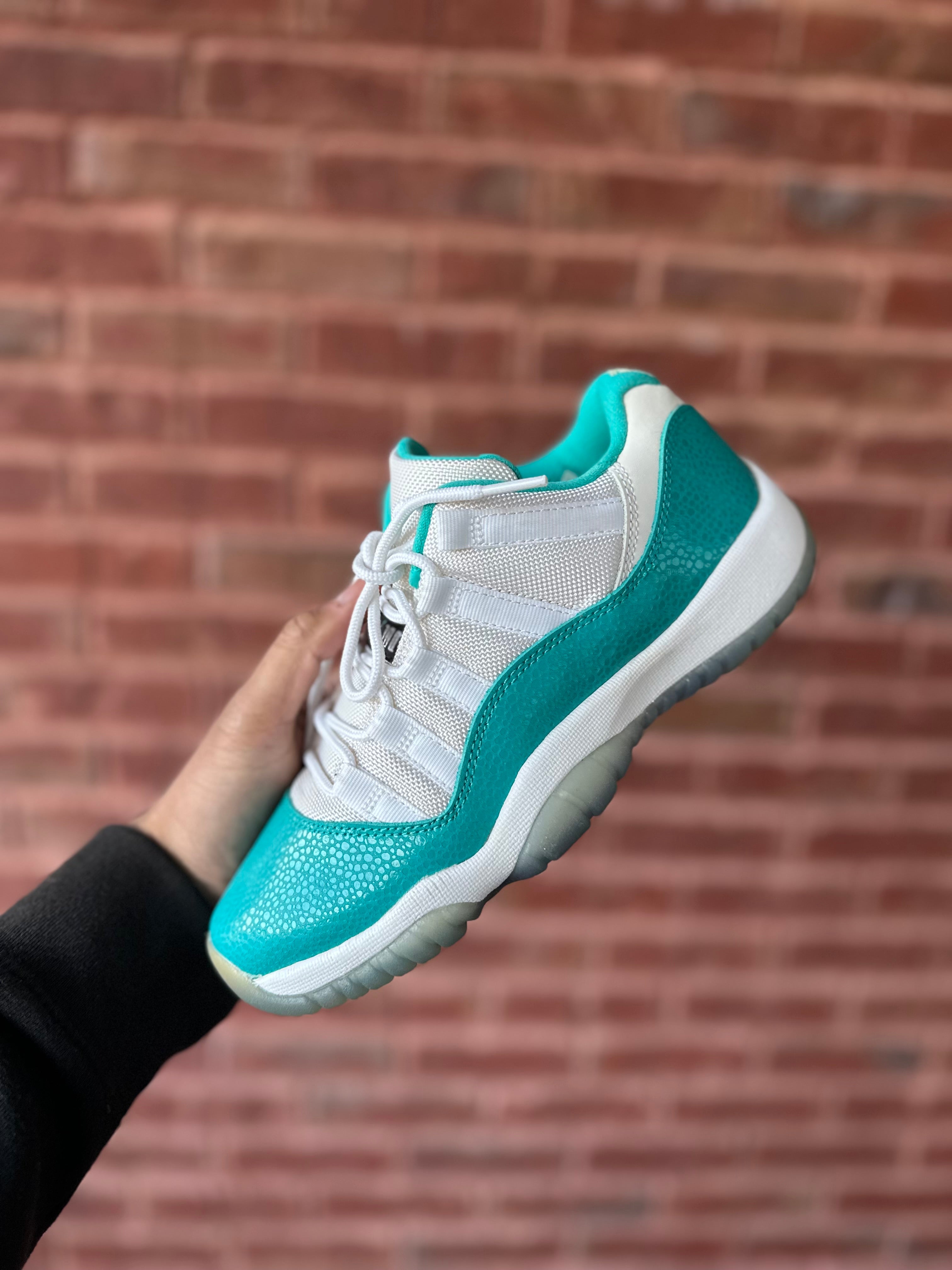 Size 5Y - J11 low aqua safari