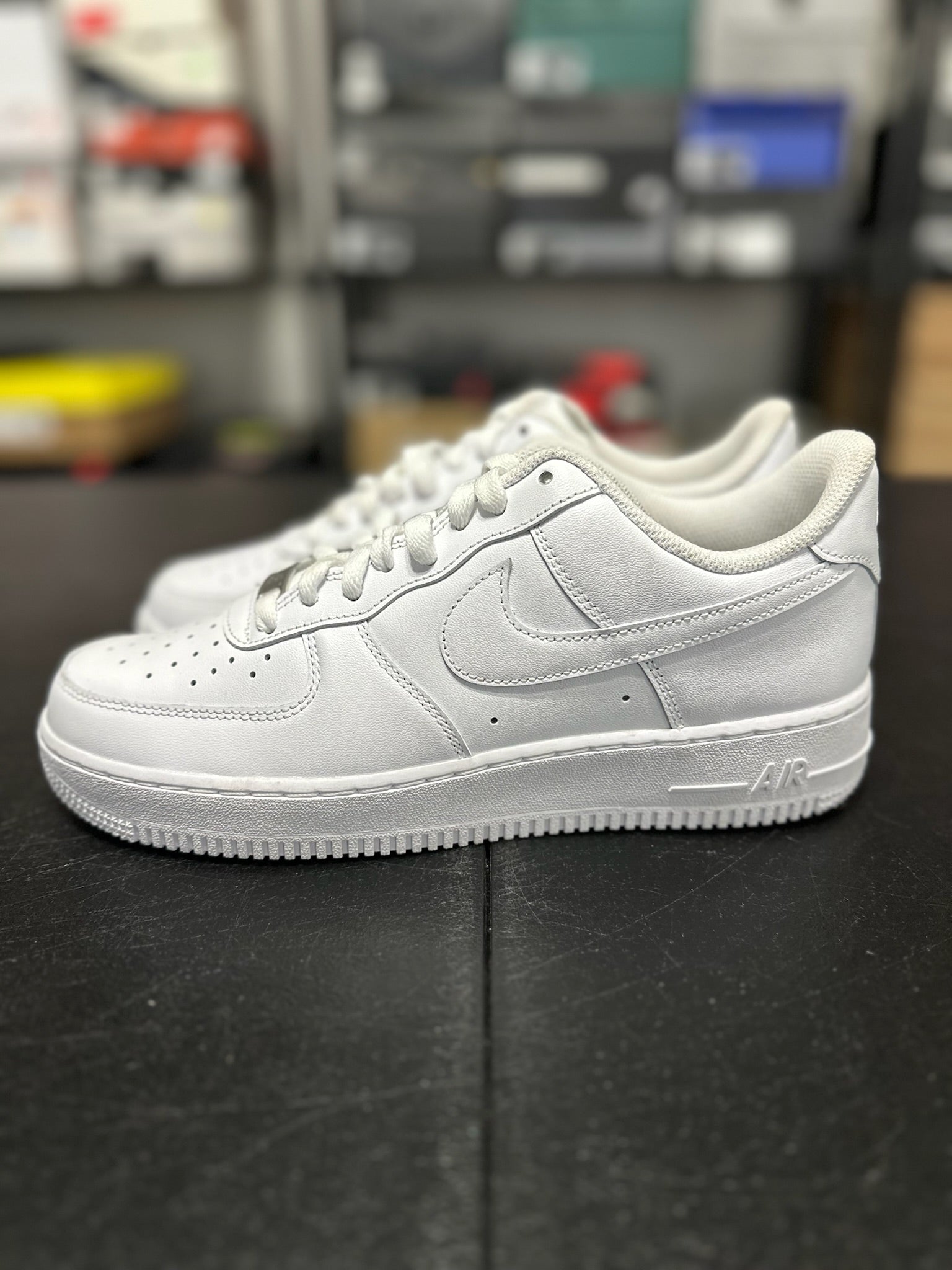 Size 8.5 - AF 1 ‘07 White