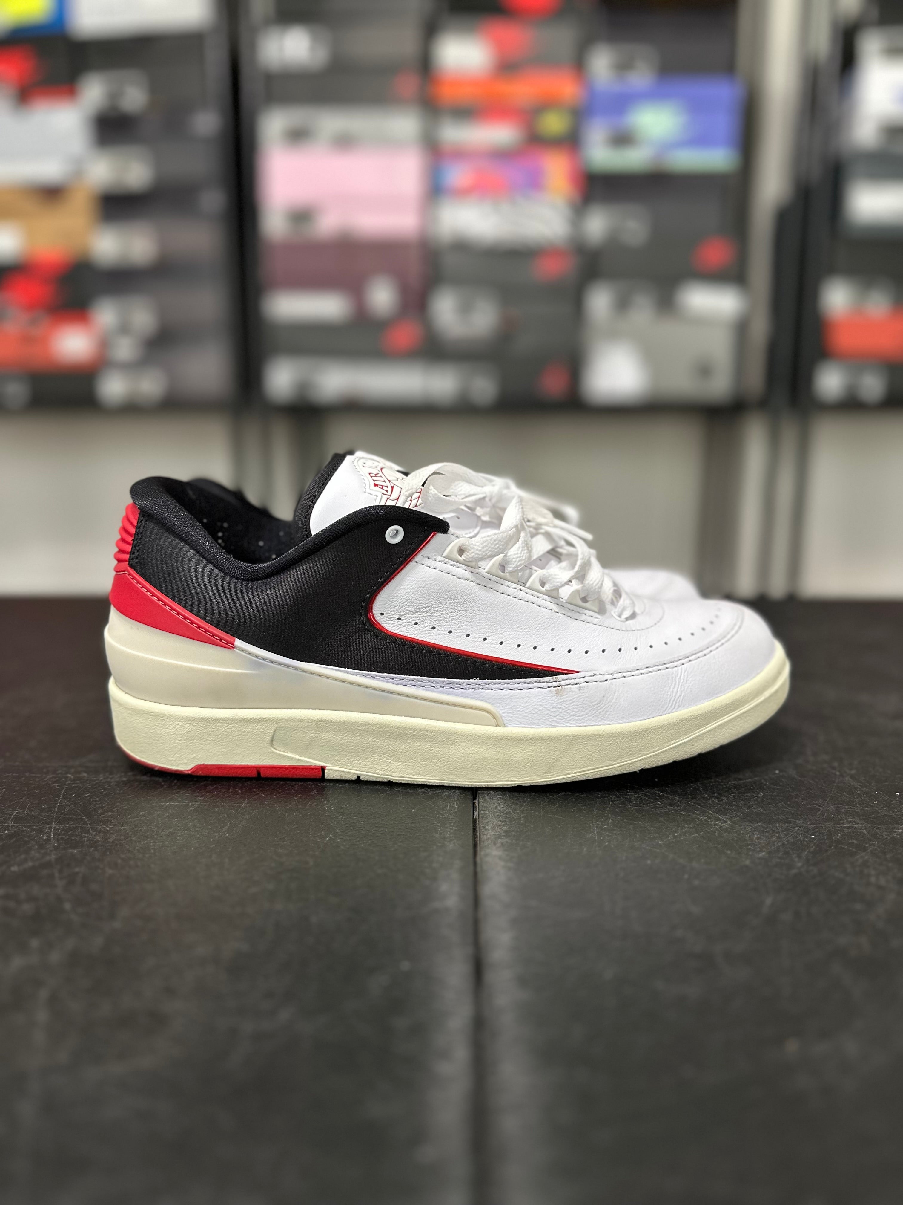 Size 9.5 - (11W) J2 low Chicago twist
