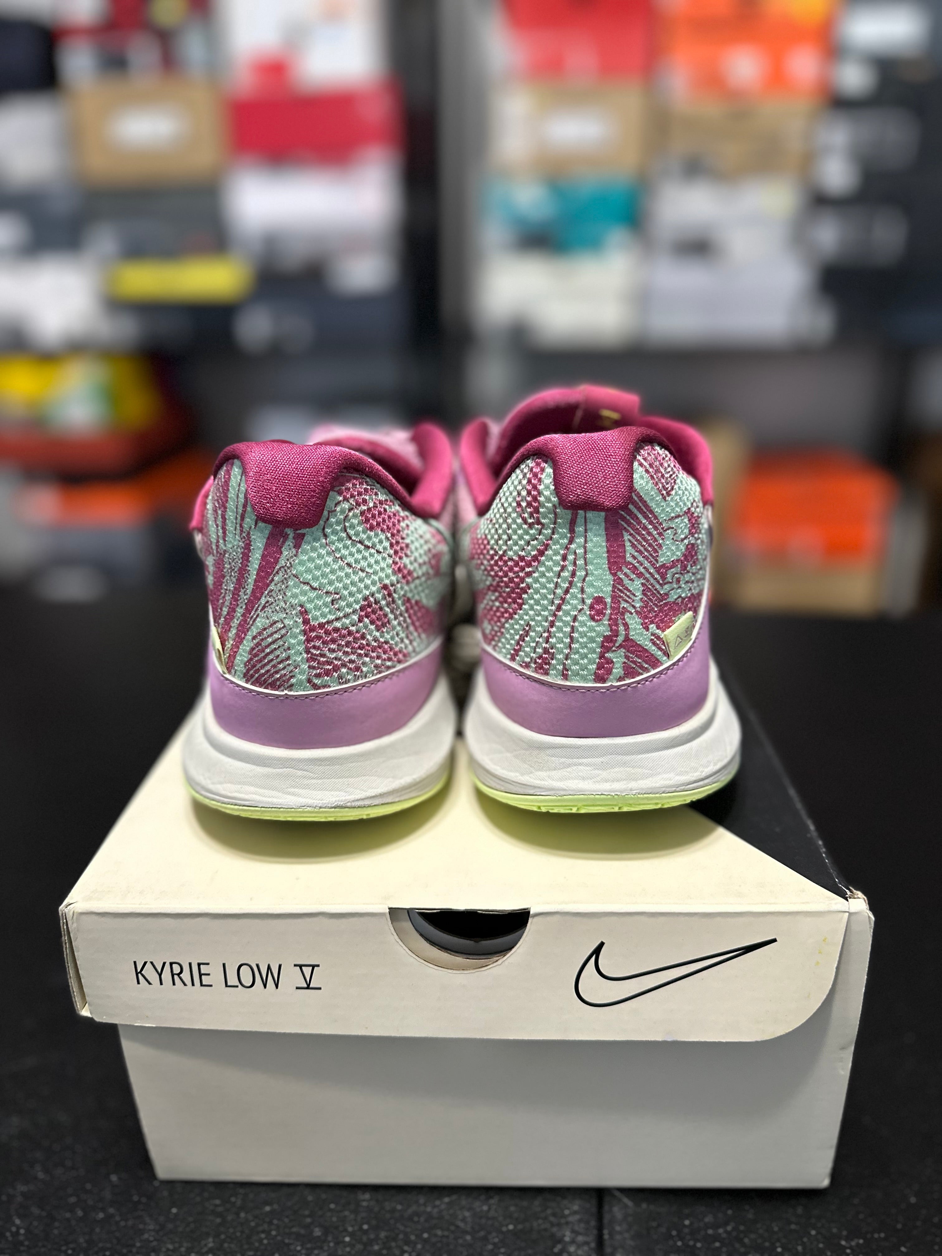 Size 10.5 - Kyrie low 5 orchid