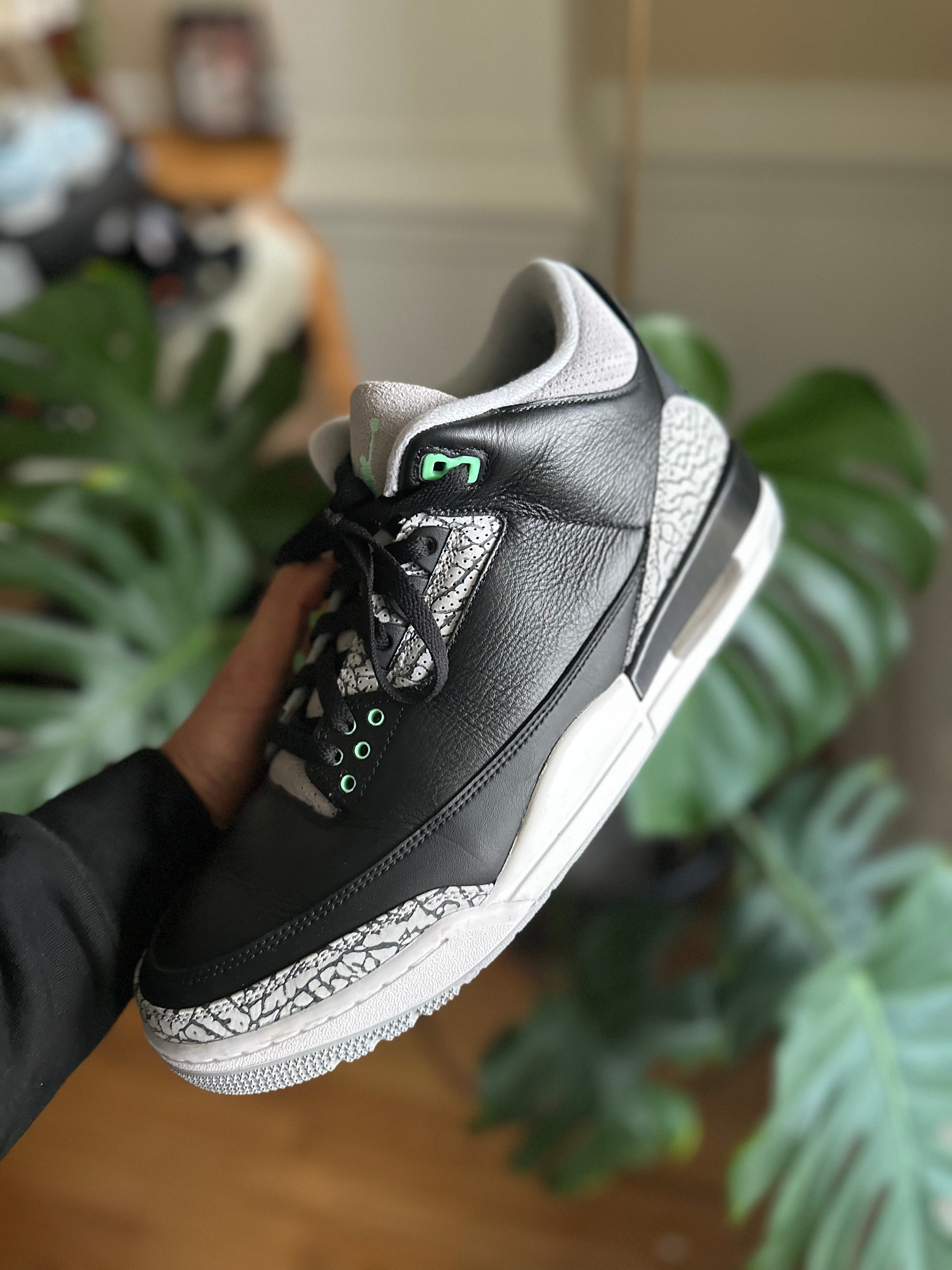 Size 12 - J3 green glow