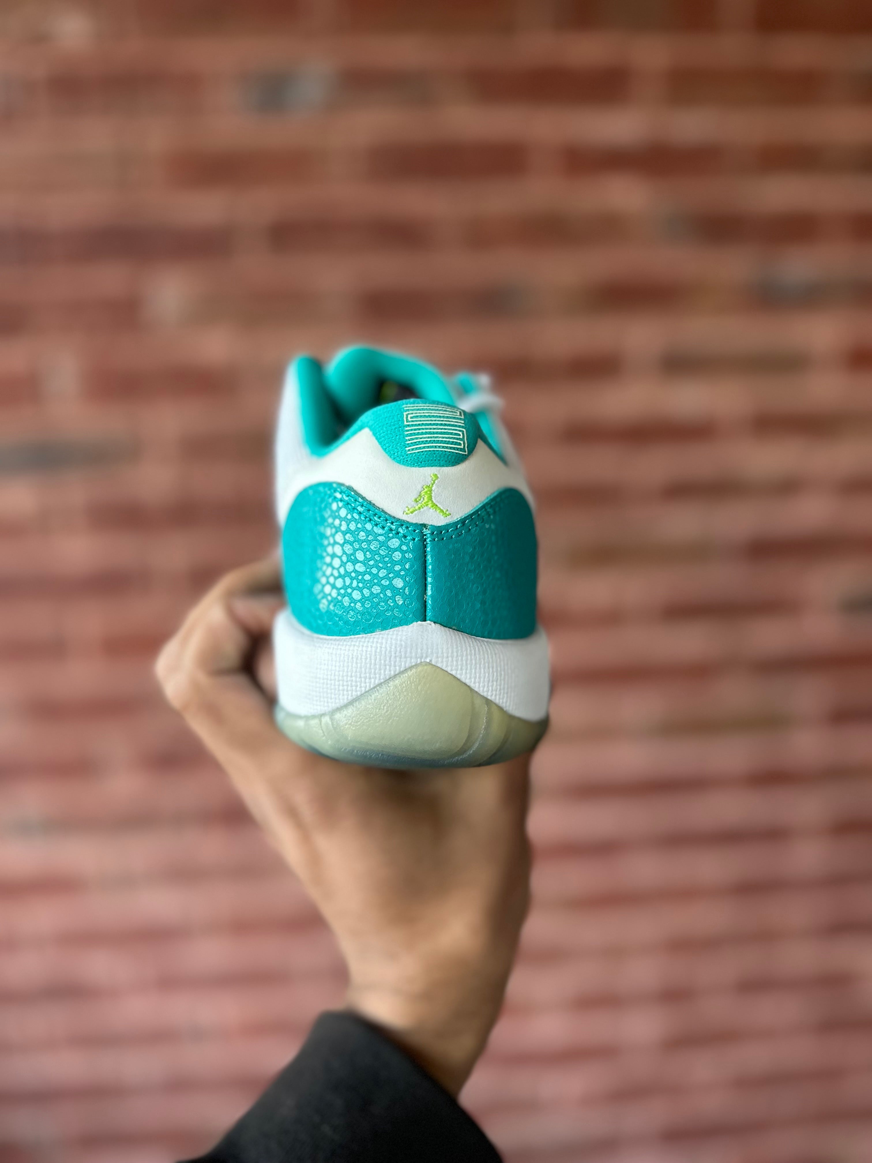 Size 5Y - J11 low aqua safari