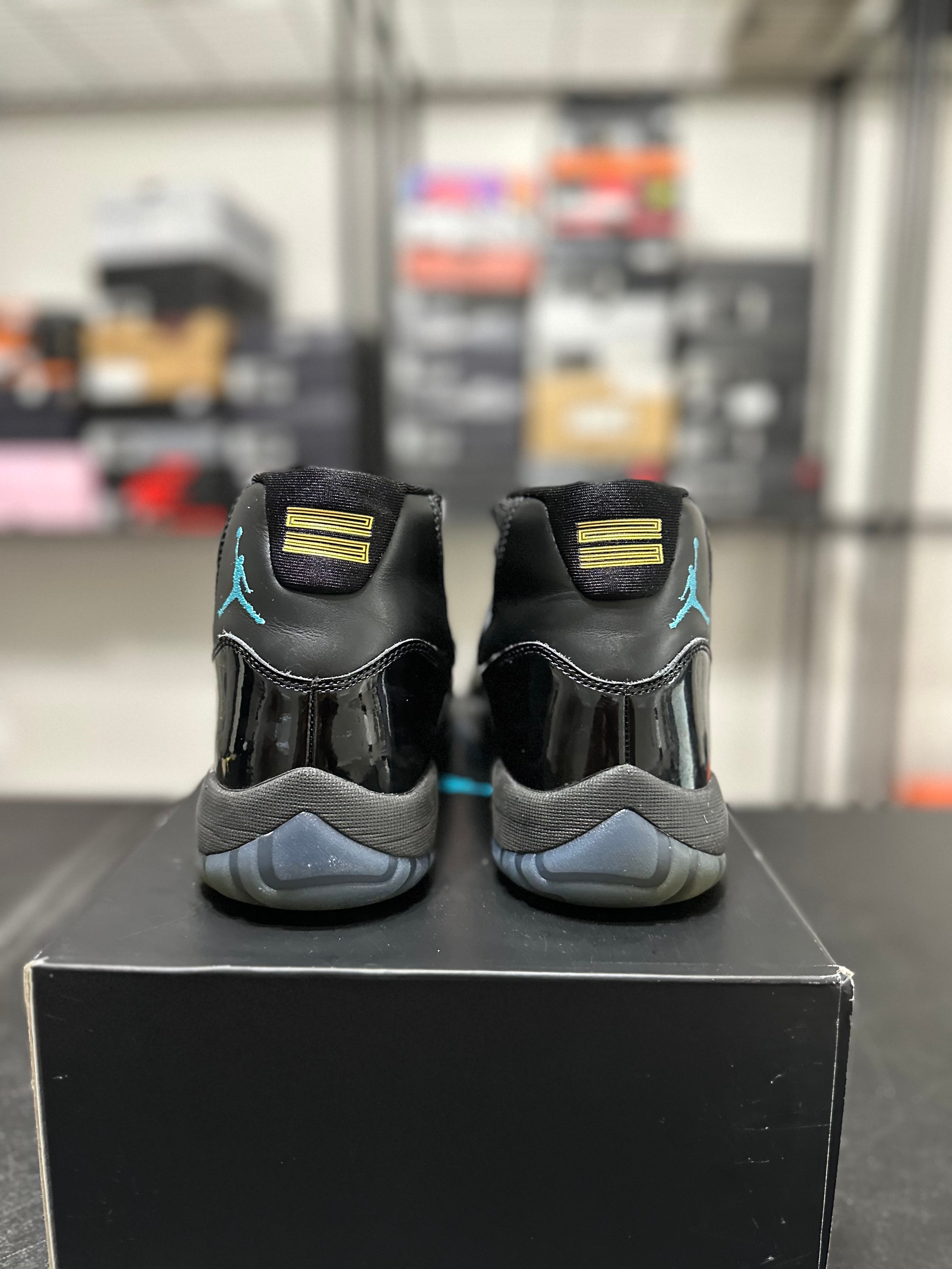 Size 8.5 - J11 gamma blue