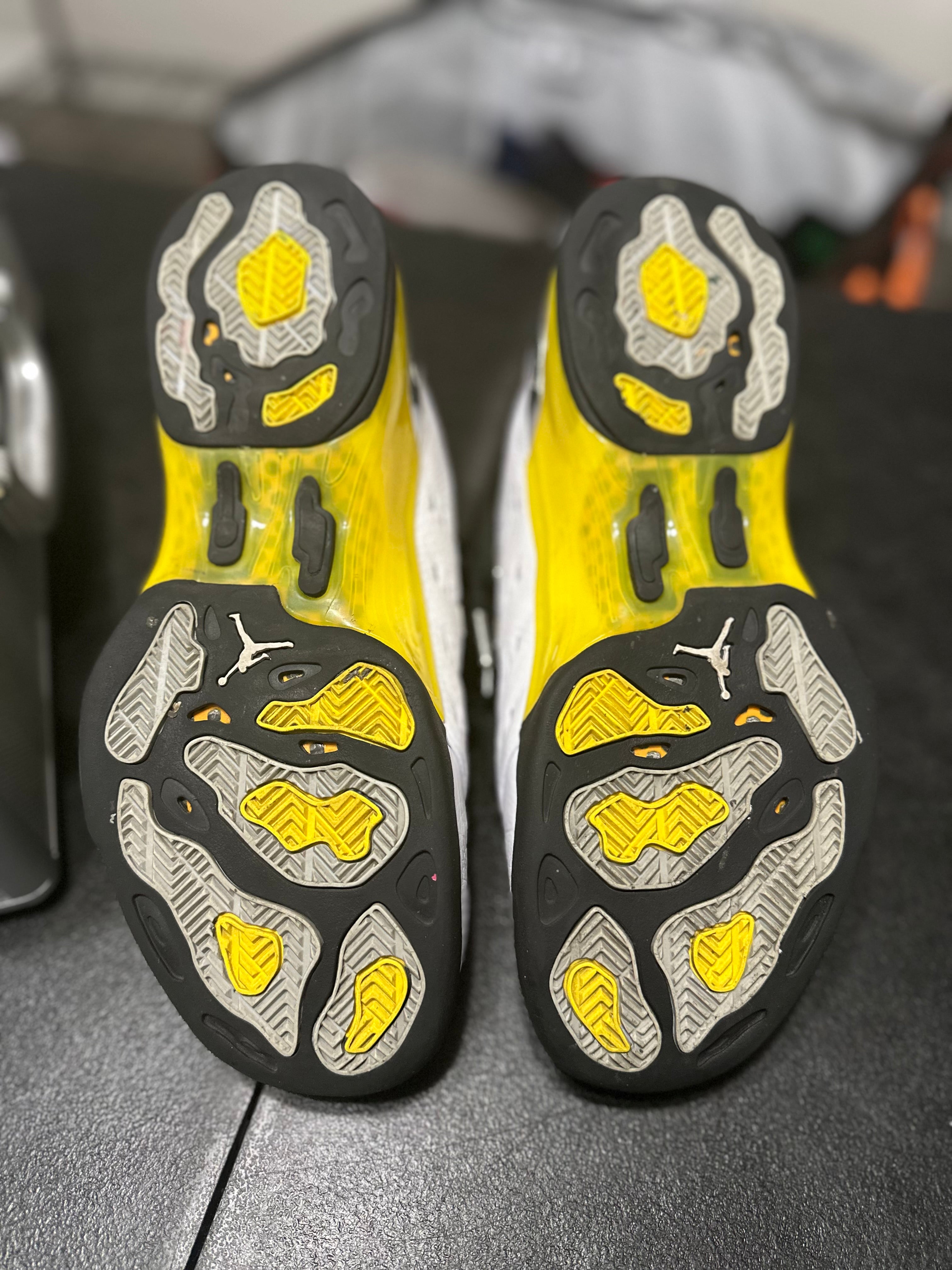 Size 9.5 - J17 all star lightning