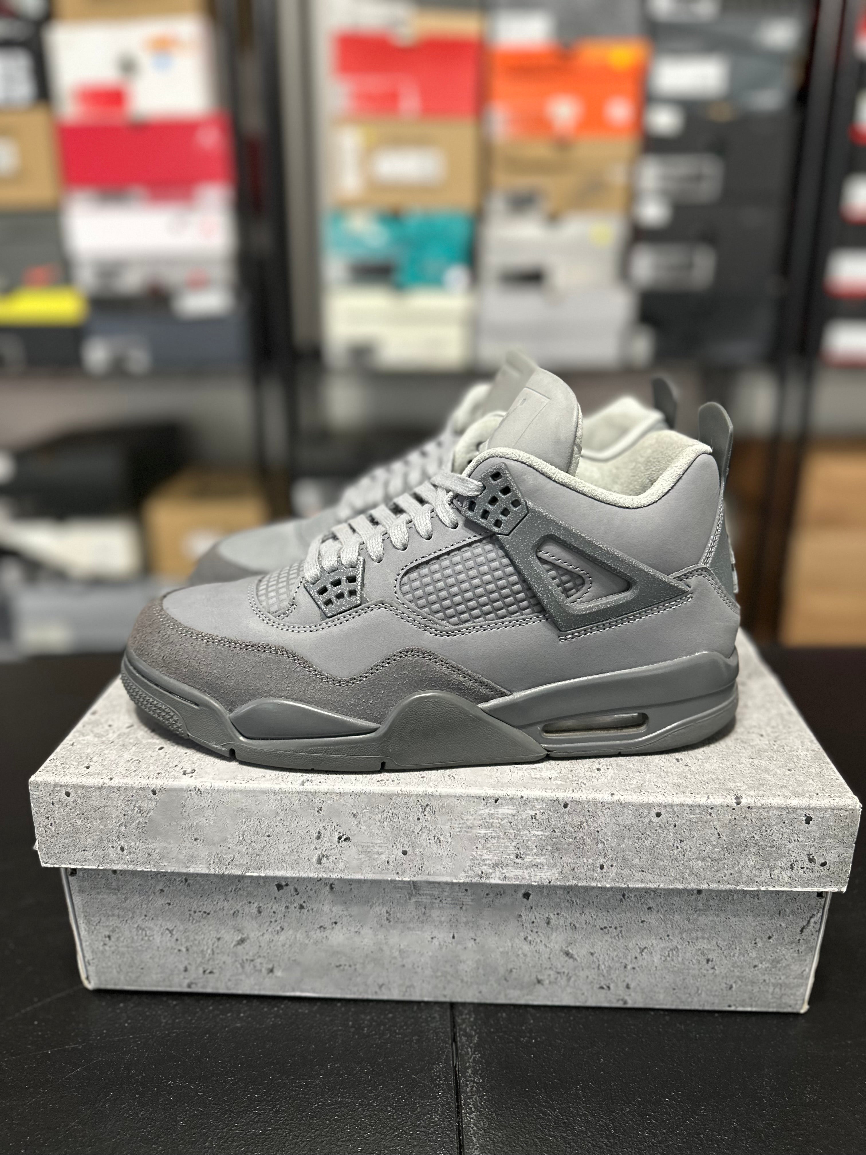 Size 9 - J4 wet cement