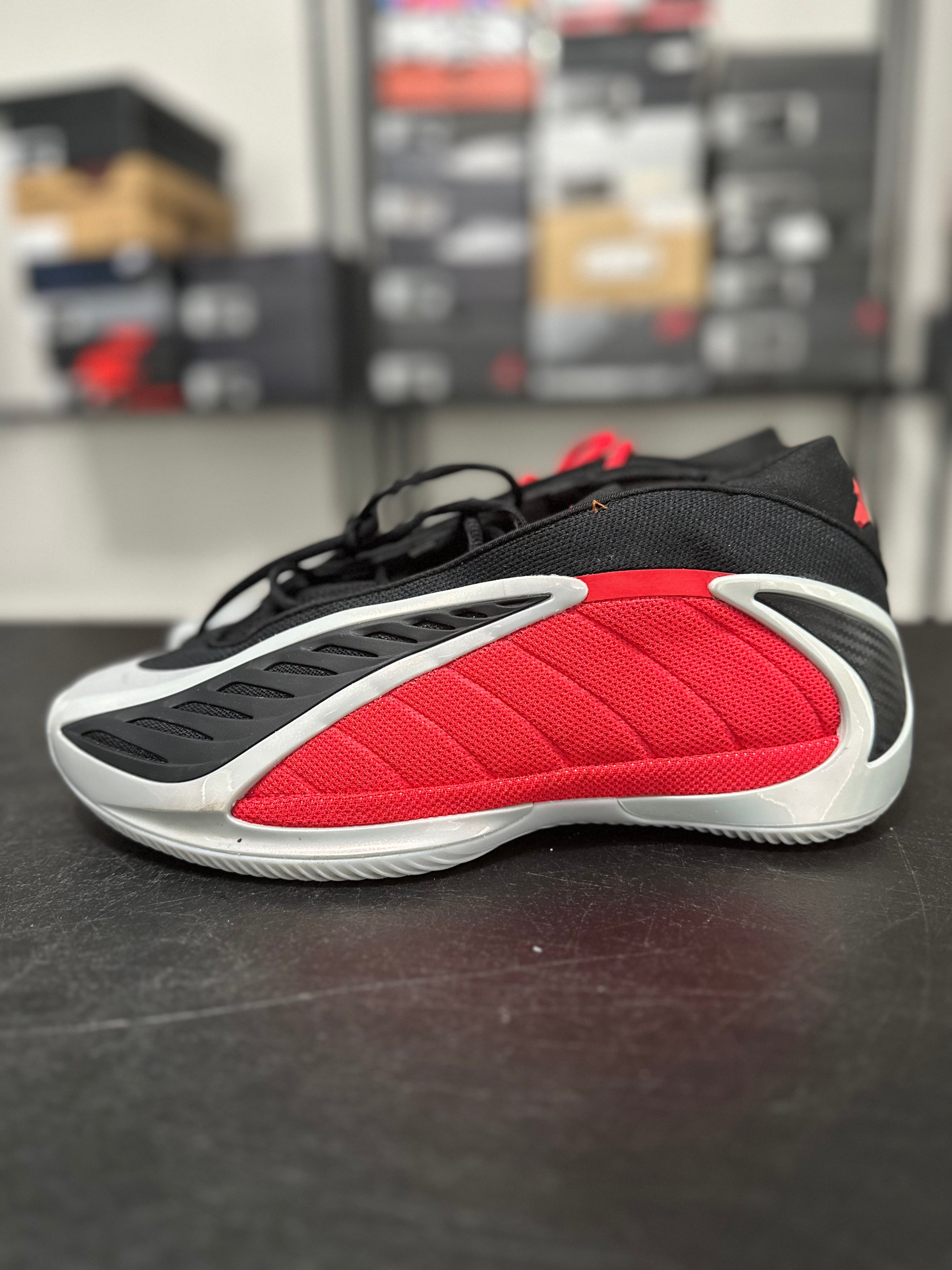 Size 10.5 - AE 2 red/grey