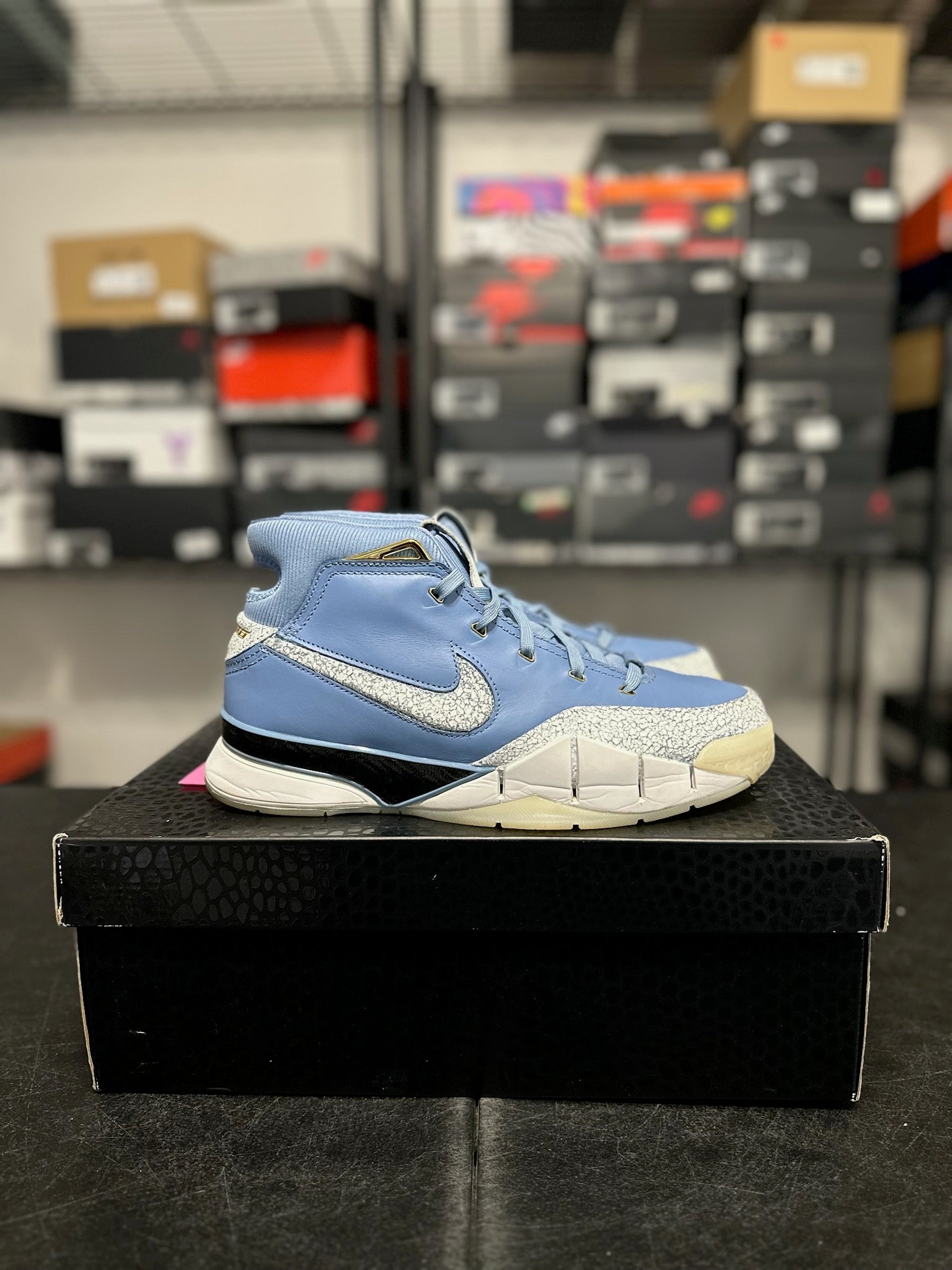 Size 9.5 - Kobe 1 Protro City of Champions