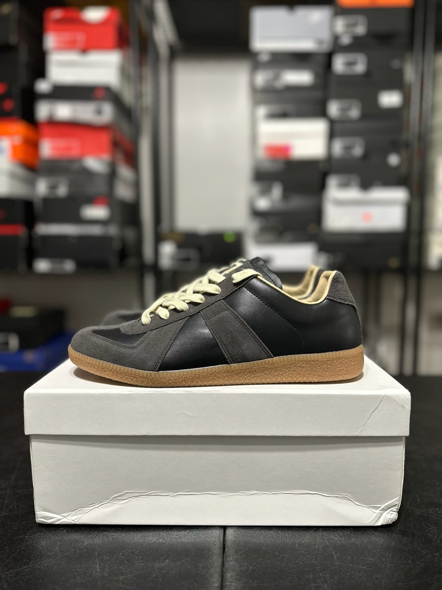 Size 11 - (44) Margiela Gat Black/Brown