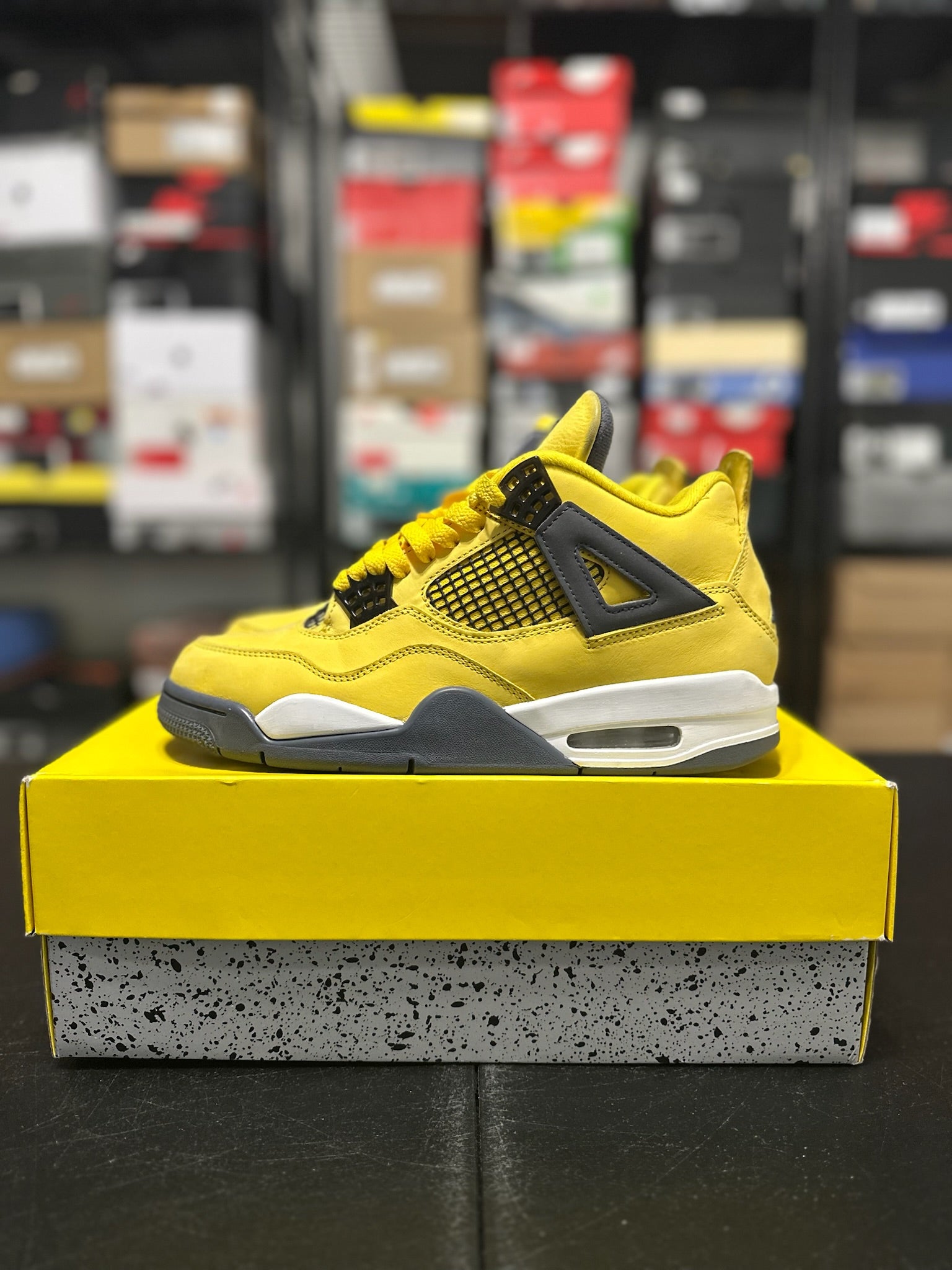 Size 8 - J4 Lightning