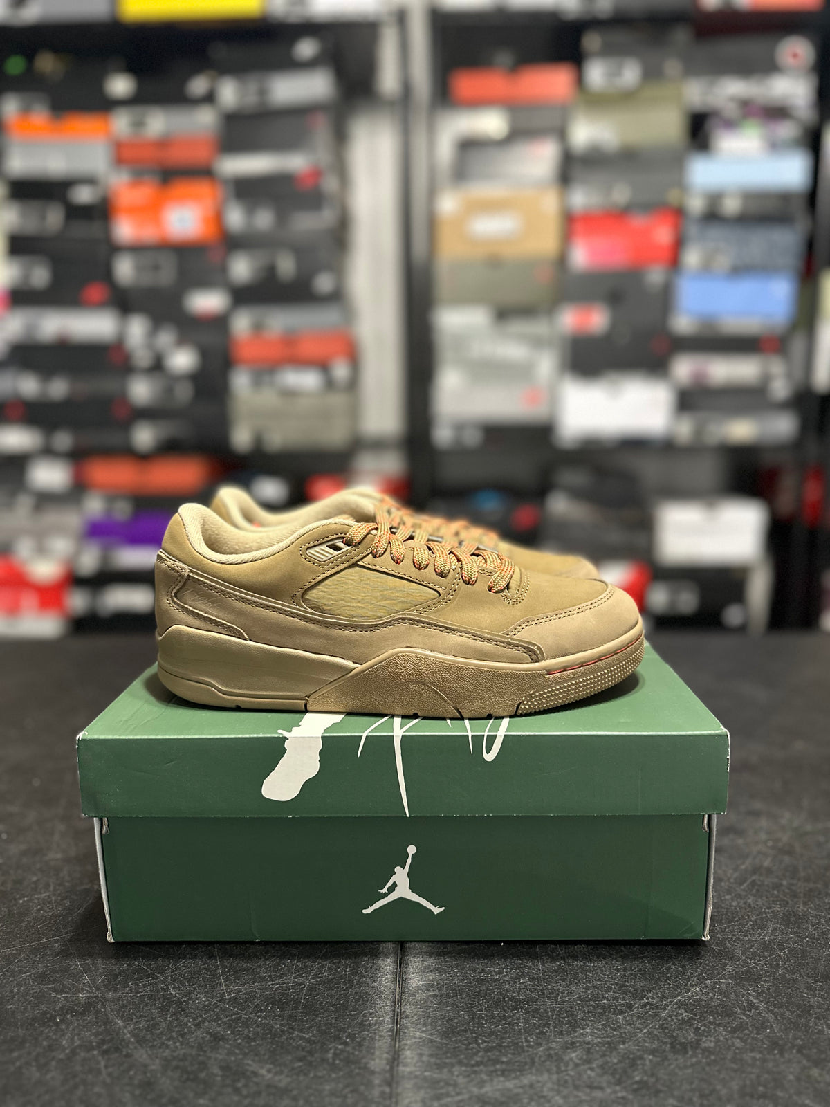 Size 7.5 - (9W) J Flight Court SE Brown Kelp Wild Mango DS