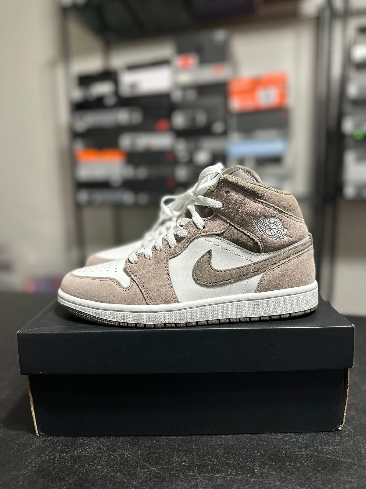 Size 8 - J1 mid enigma stone