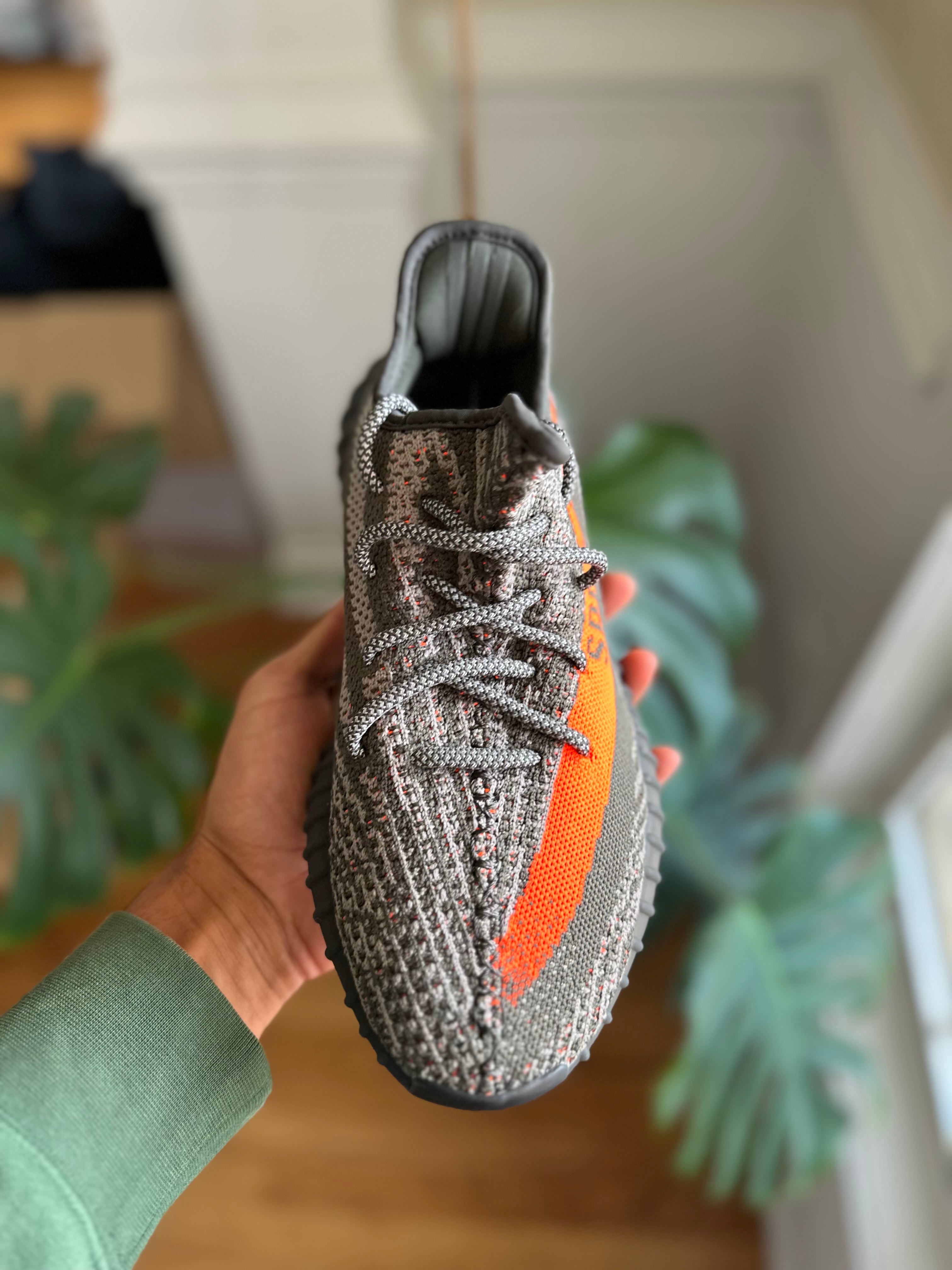 Size 8.5 - YZY 350 carbon beluga