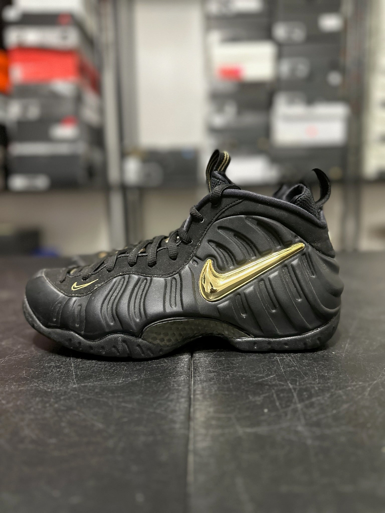 Size 9.5 - Foamposite Pro Black Metallic Gold