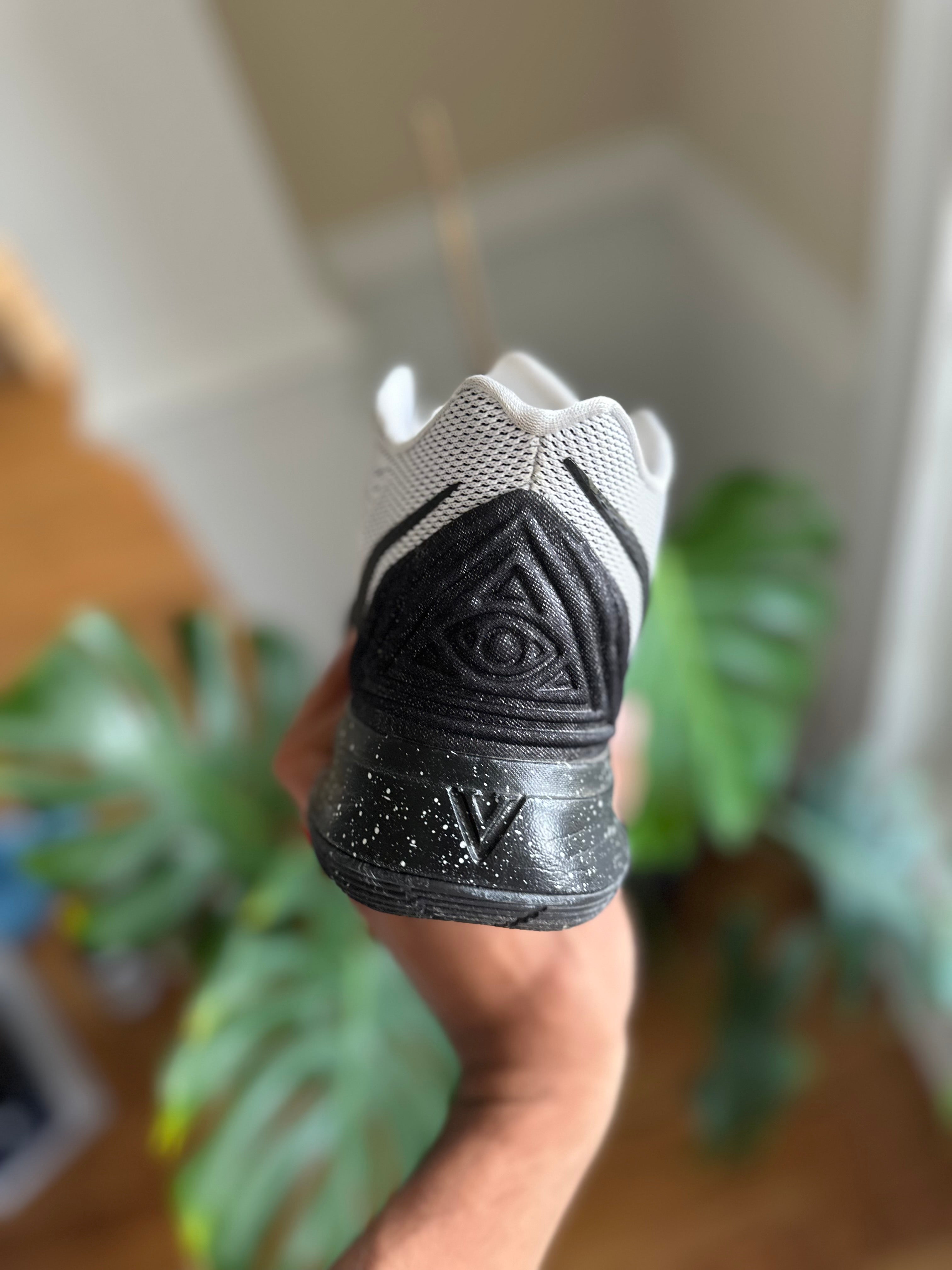 Size 9 - Kyrie 5 Oreo