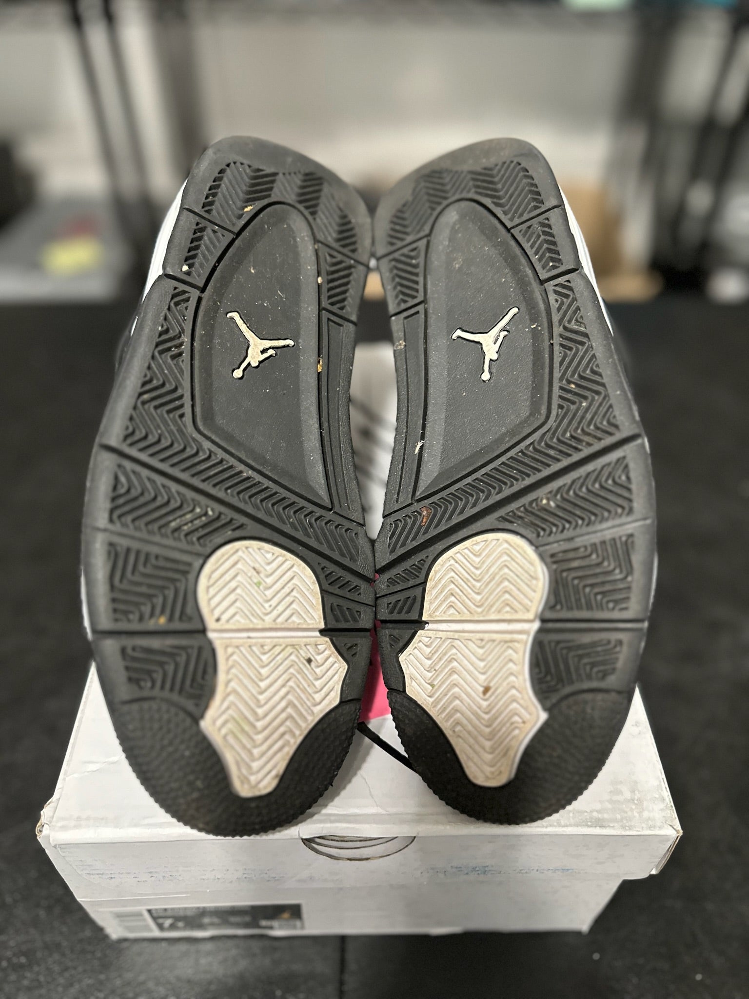 Size 7Y - J4 White Thunder