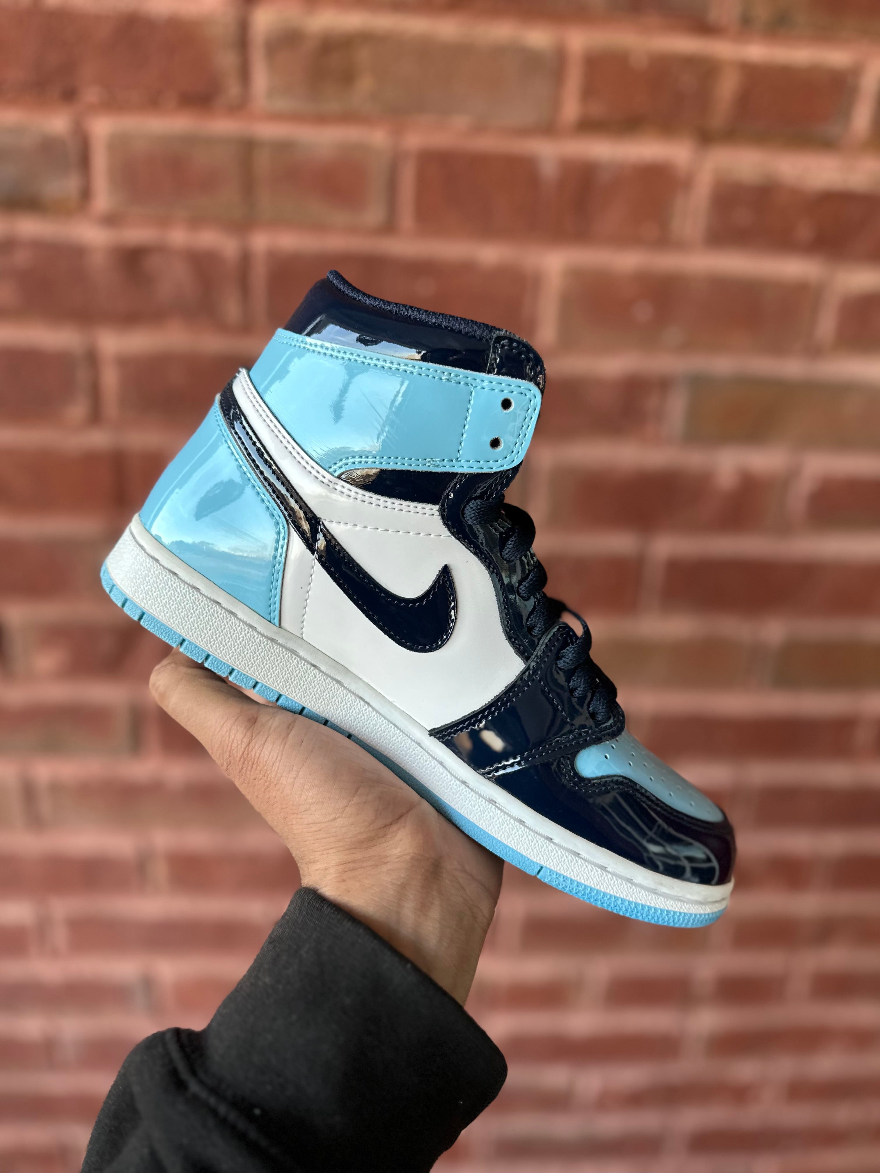 Size 7W - J1 blue chill