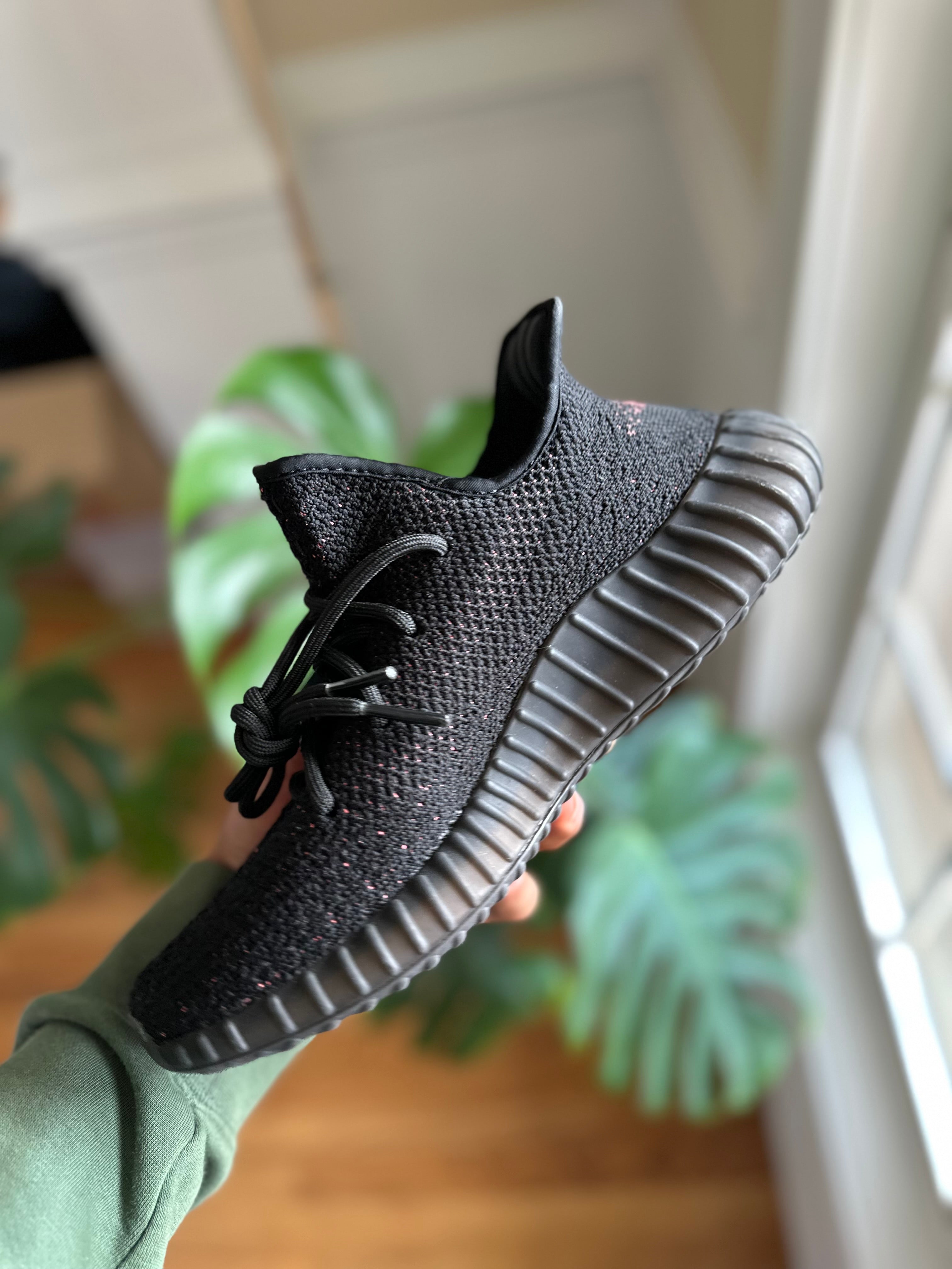Size 7 - YZY 350 red stripe