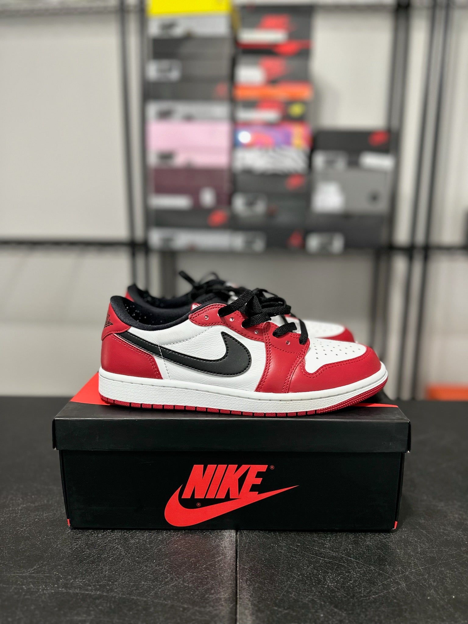 Size 8.5 - J1 Low Chicago